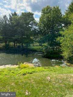 HOOT N HOLLOW - Residential Lease