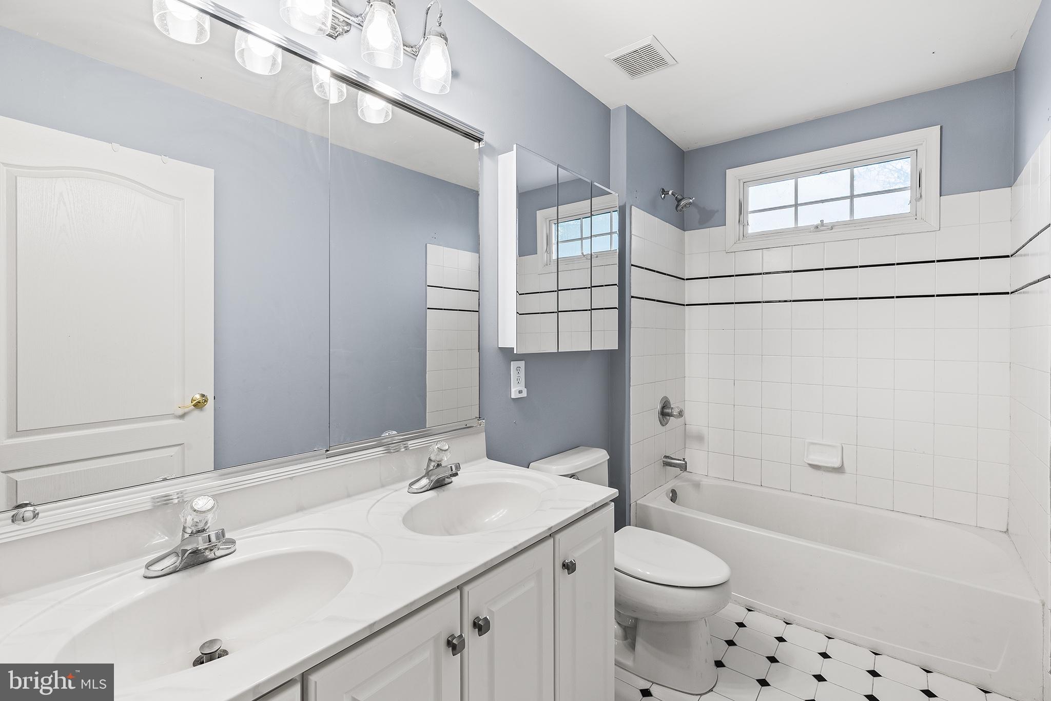 PROVIDENCE OAKS - Residential