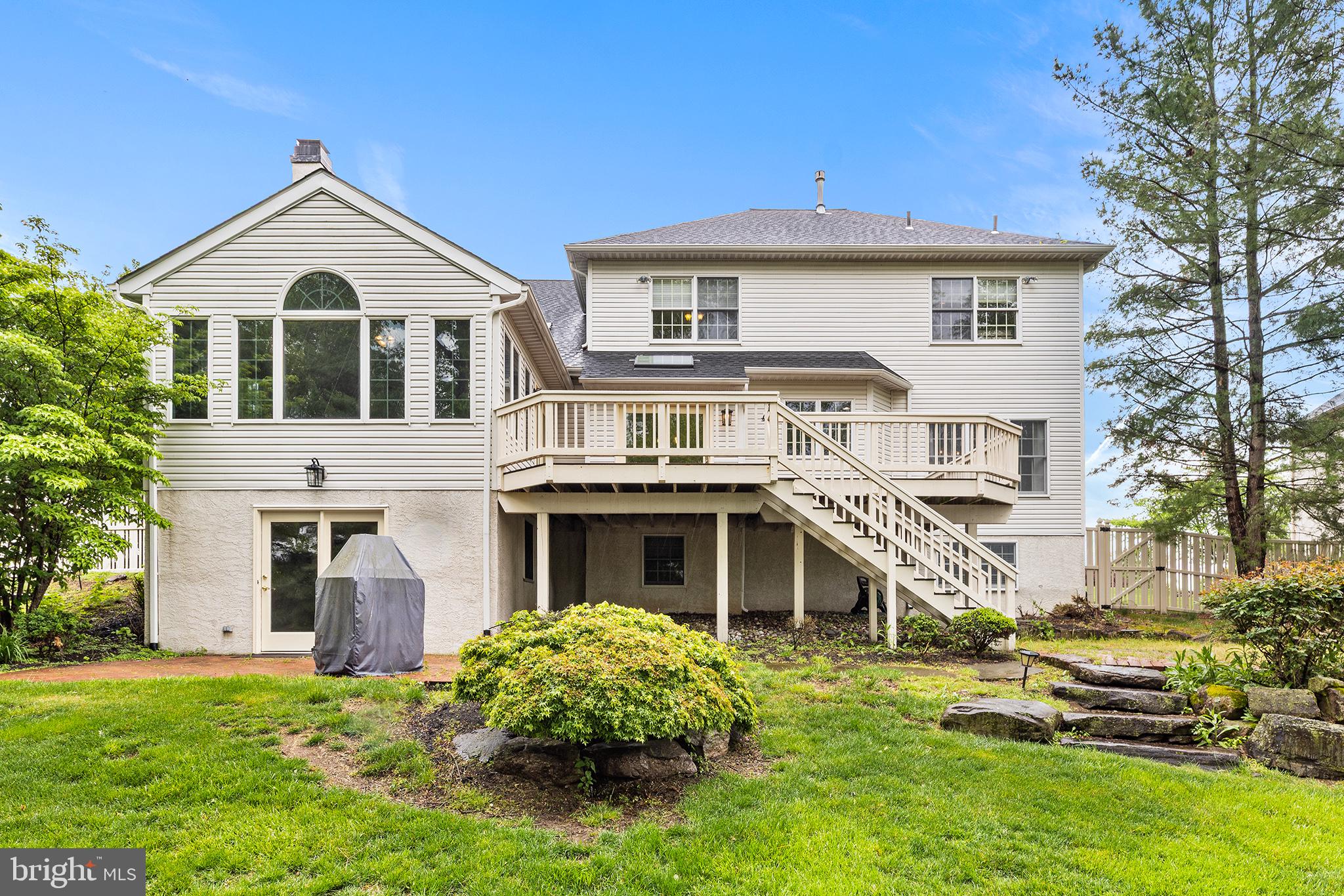 PROVIDENCE OAKS - Residential