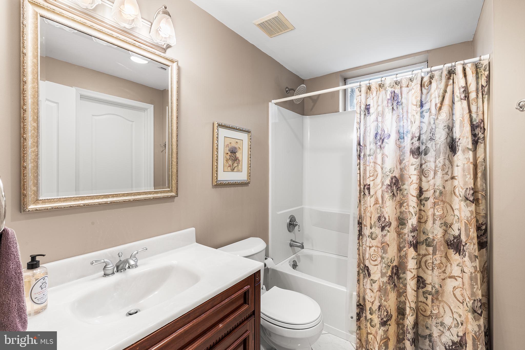 PROVIDENCE OAKS - Residential