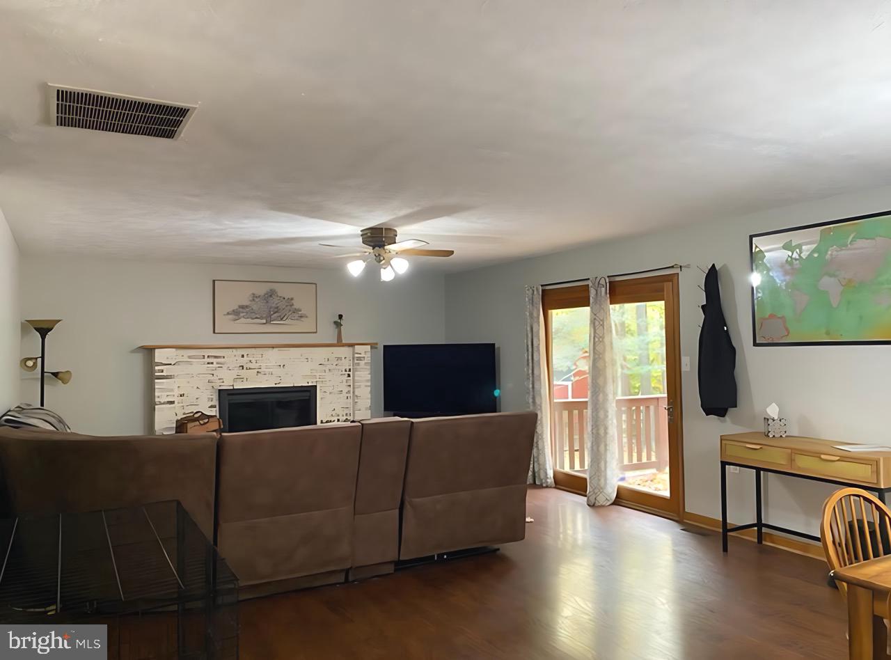 LAUREL BRANCH - Residential Lease