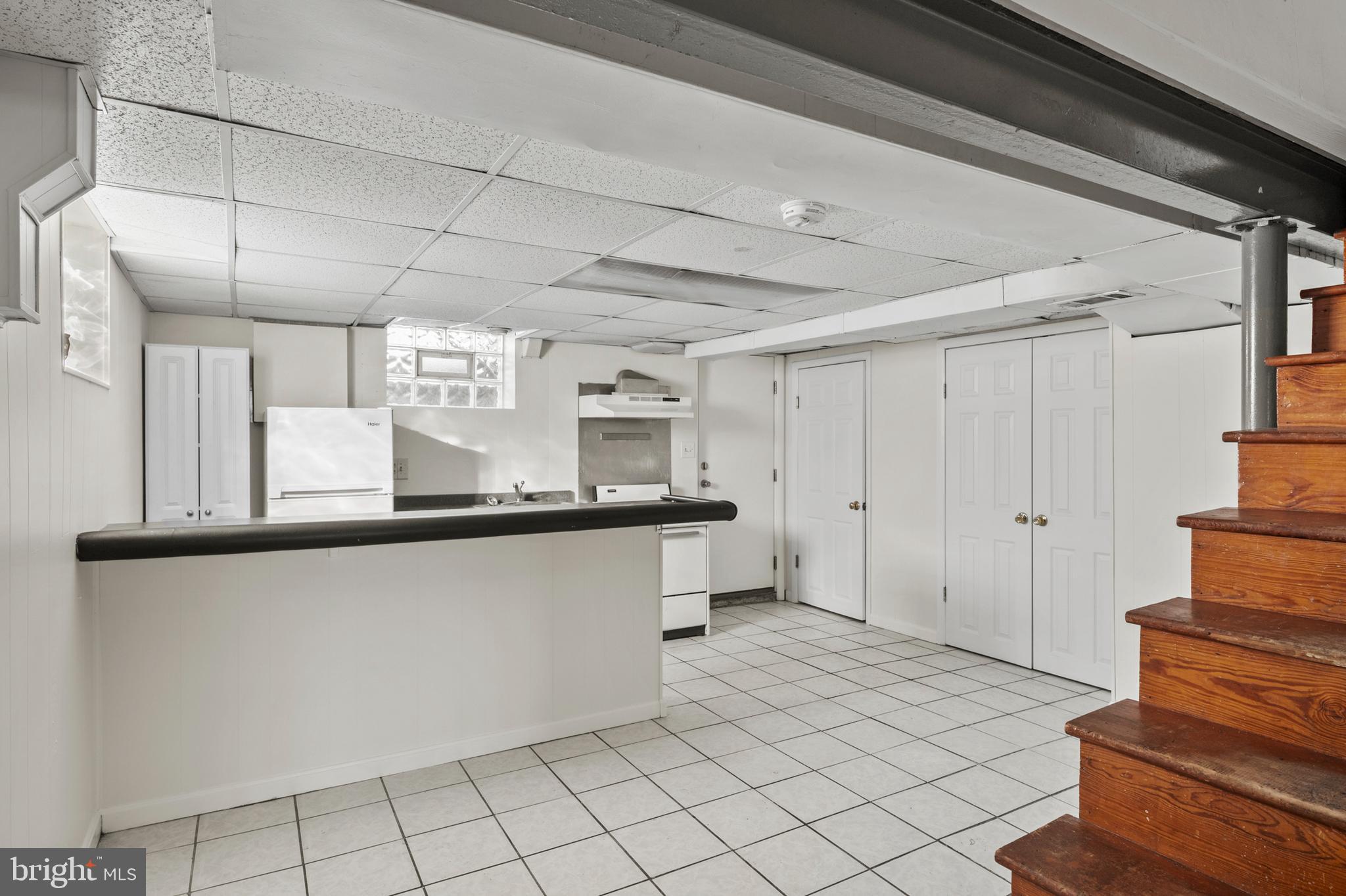 SHADY NOOK - Residential Lease