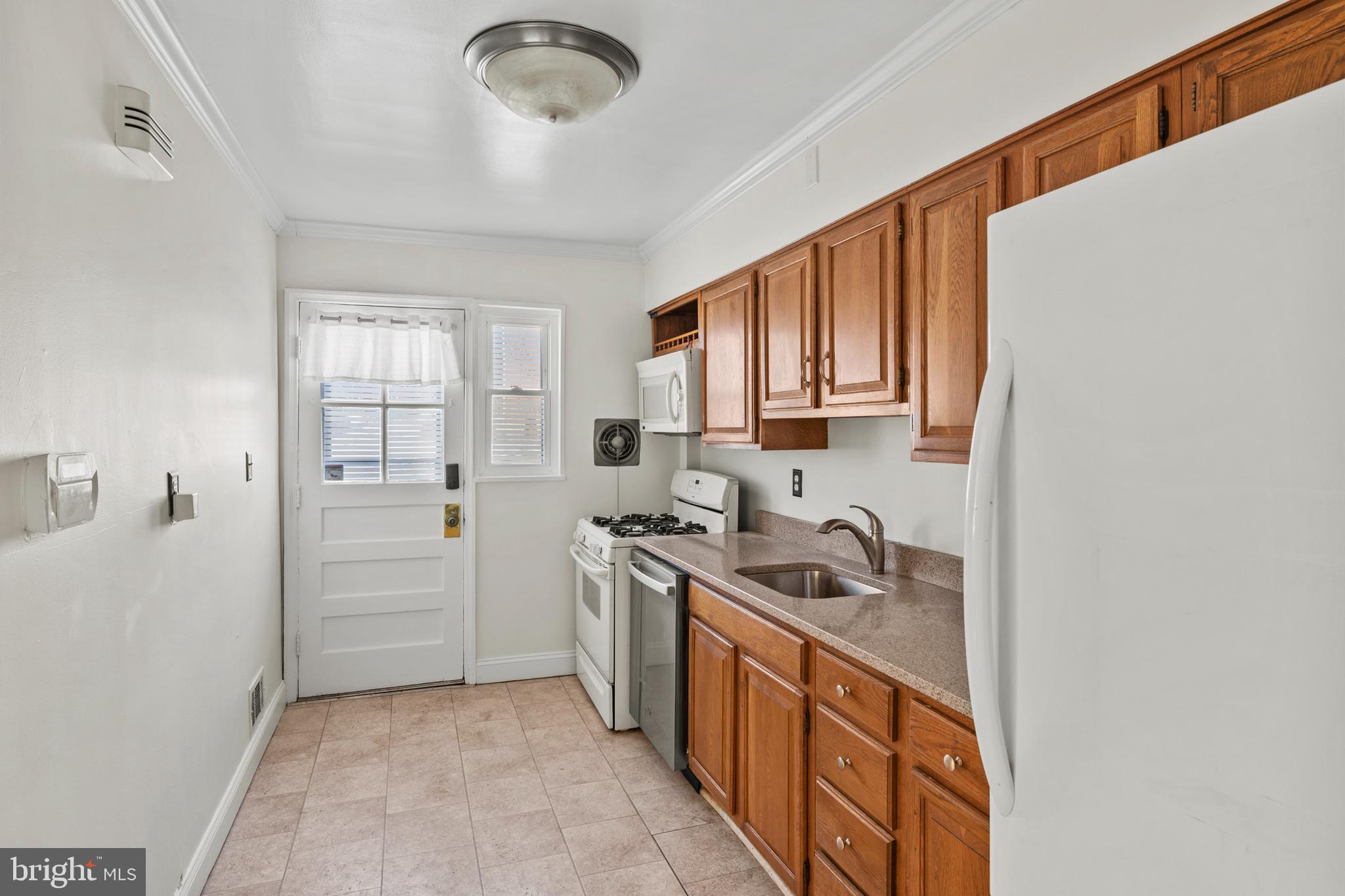 SHADY NOOK - Residential Lease