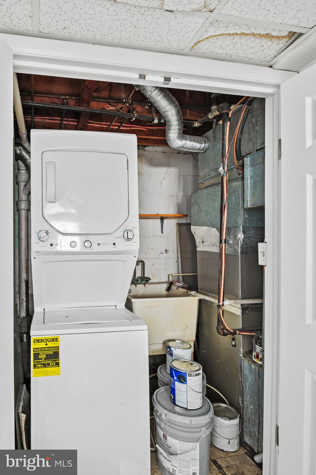 SHADY NOOK - Residential Lease