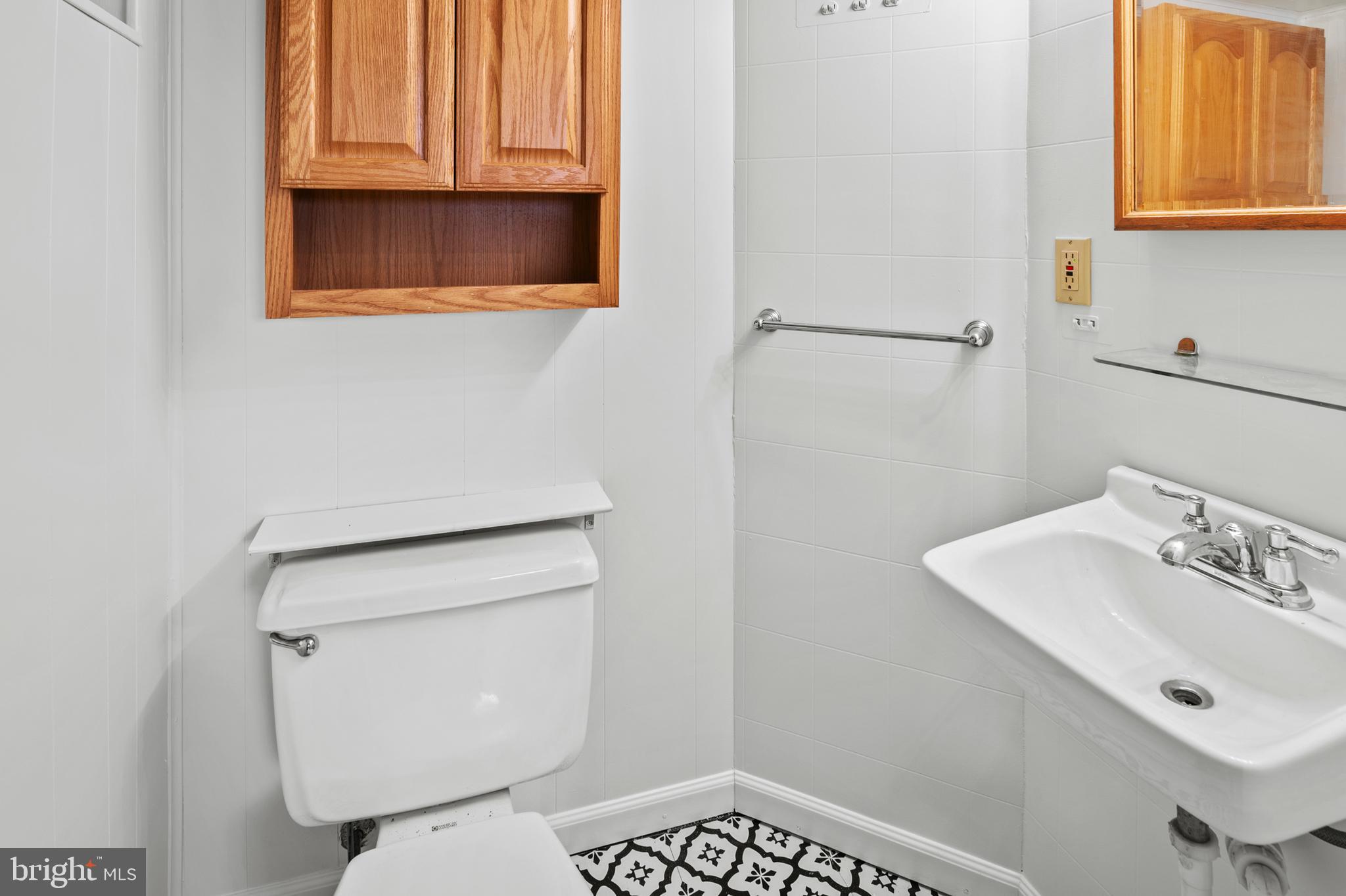 SHADY NOOK - Residential Lease