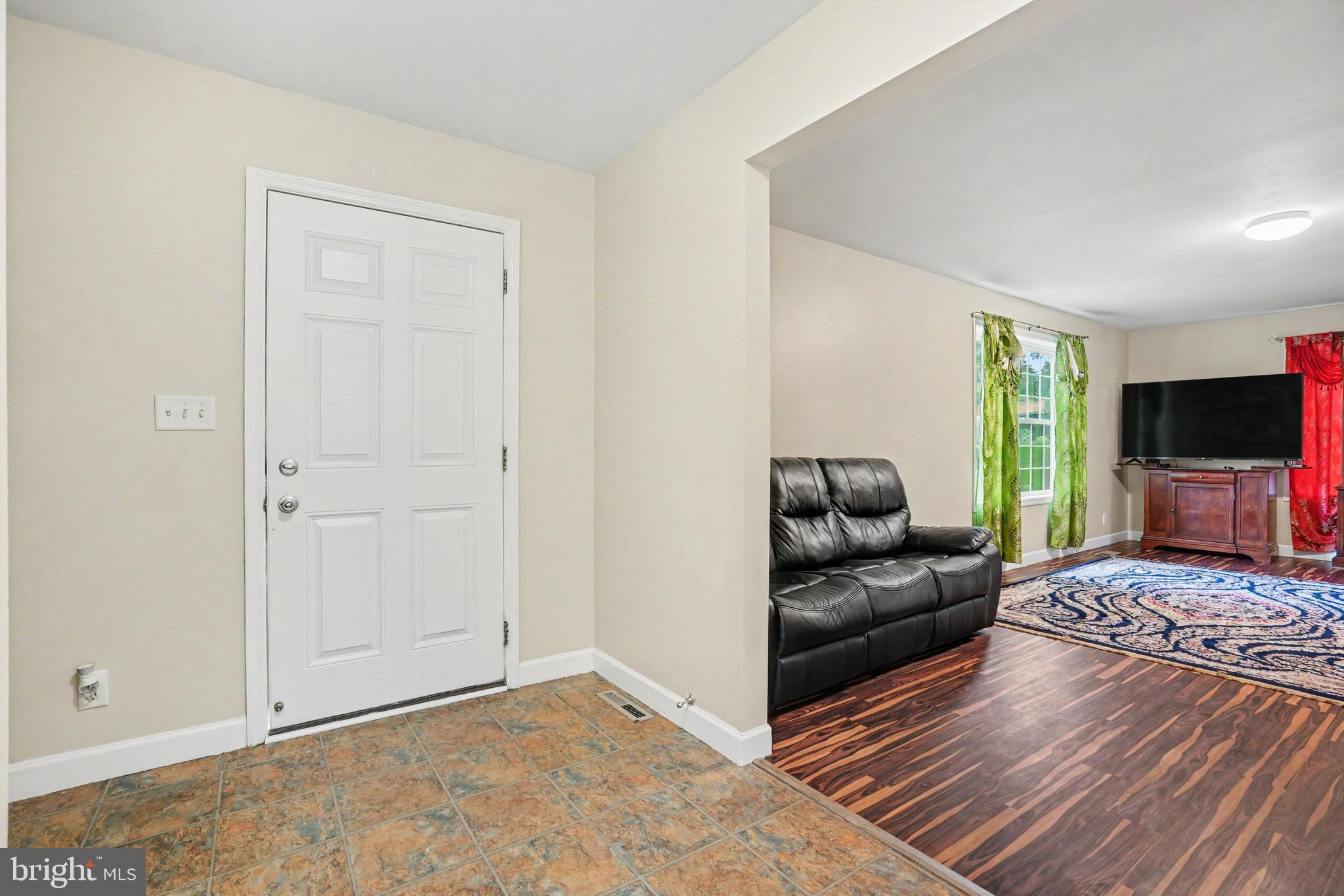725 LINDENWOOD LANE