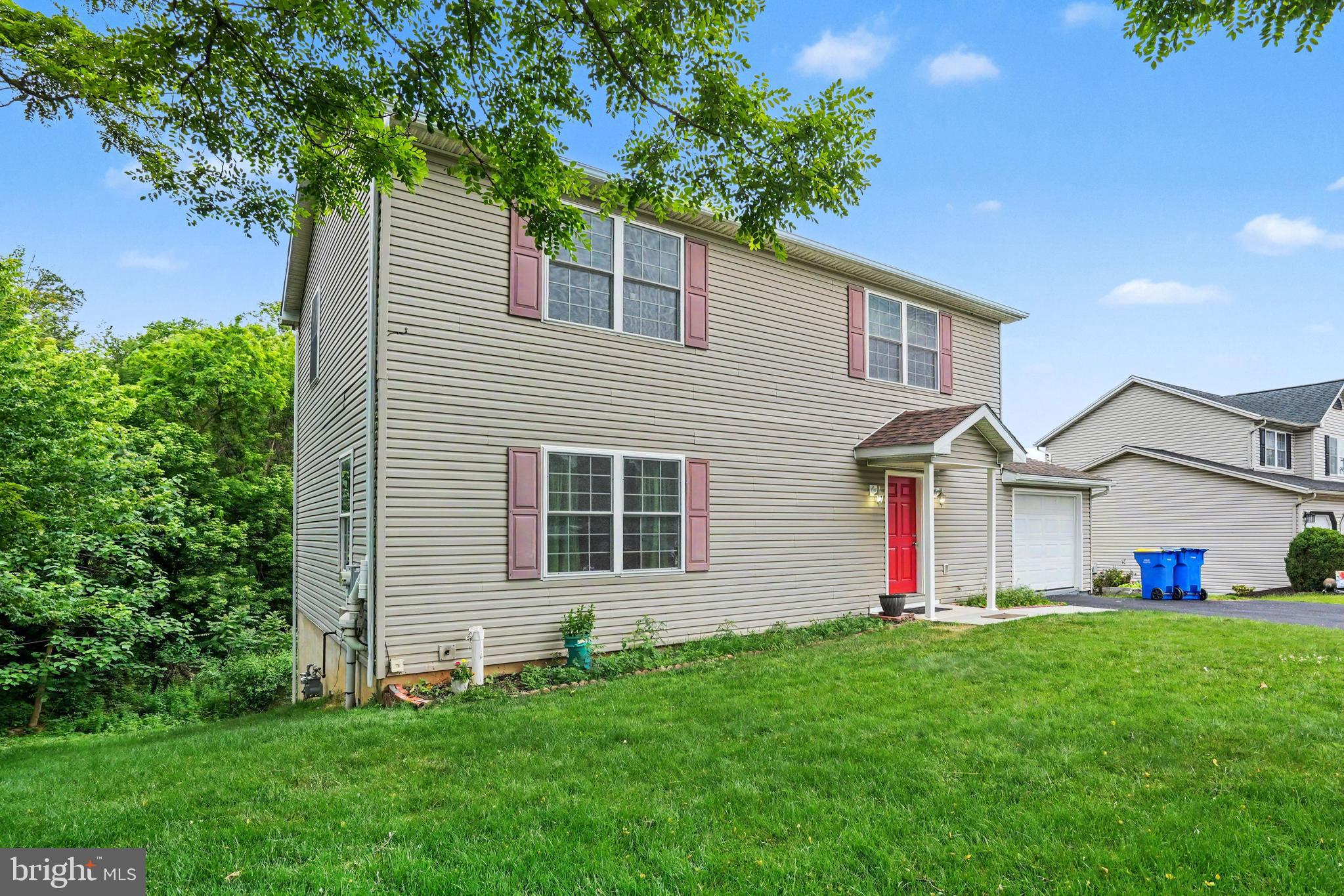 725 LINDENWOOD LANE