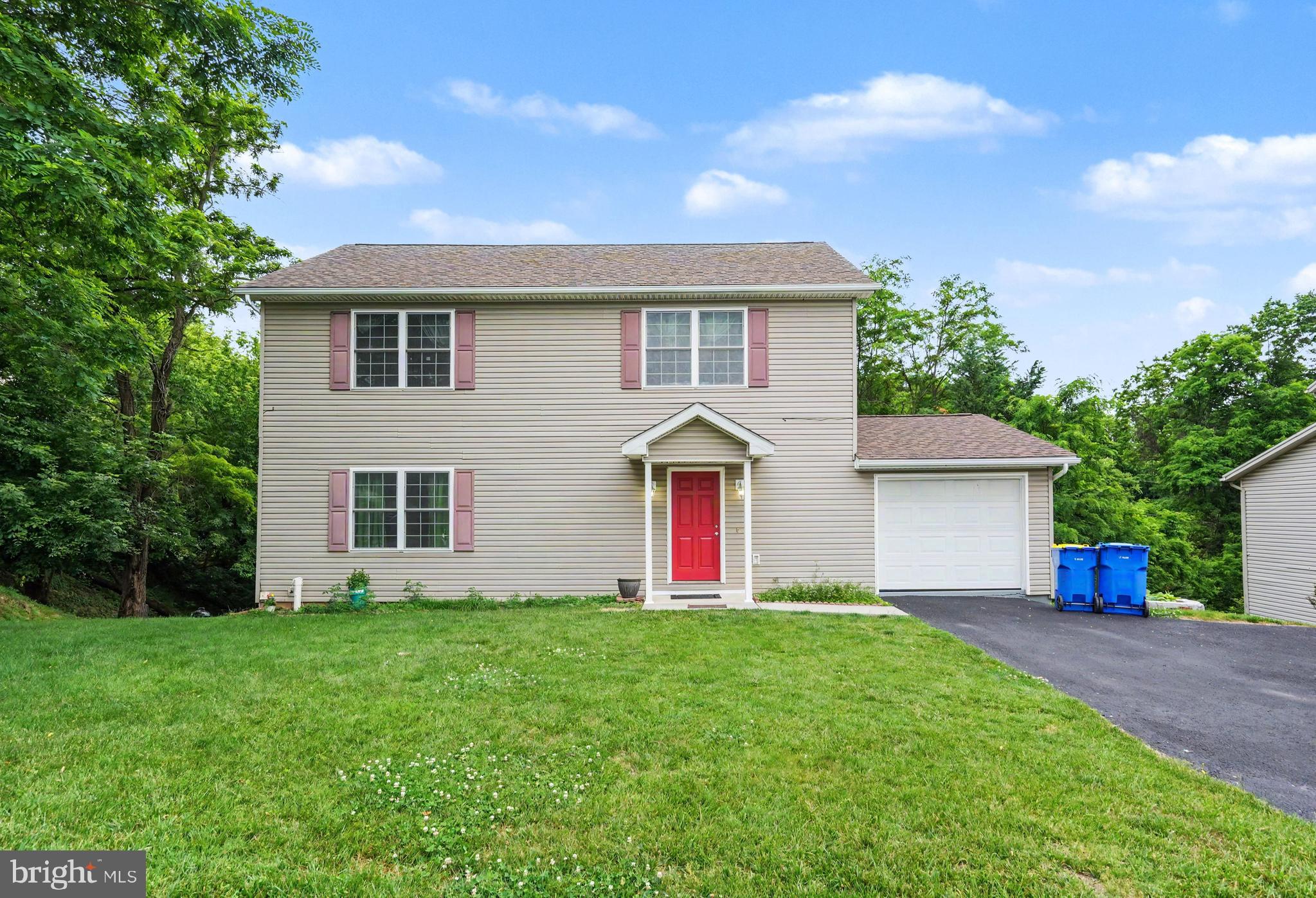 725 LINDENWOOD LANE