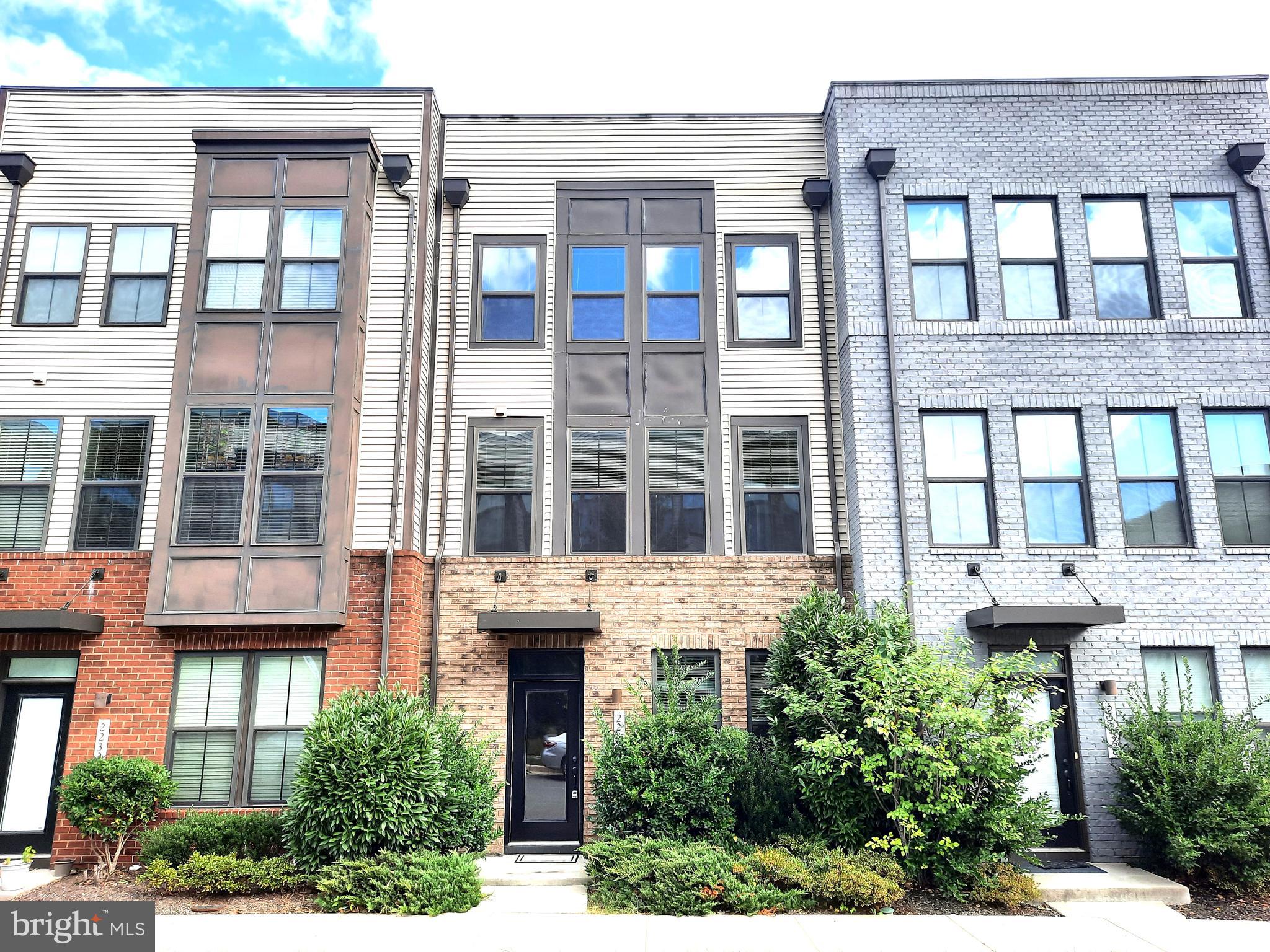 WESTMOORE - Residential Lease