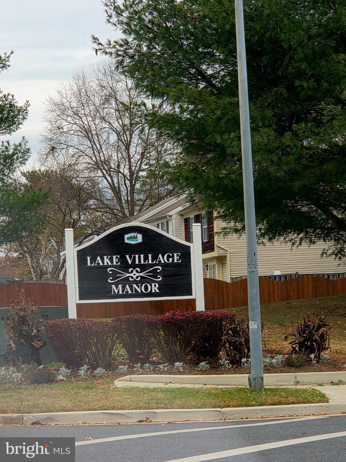 2263 PRINCE OF WALES COURT