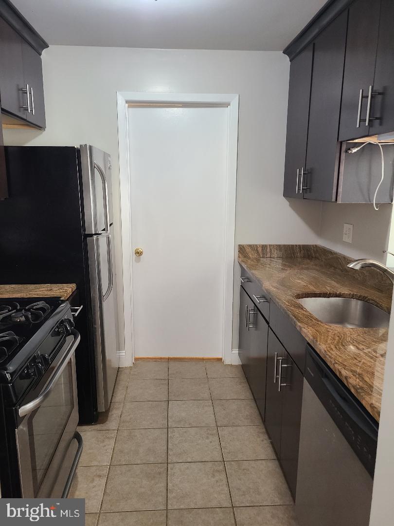 WOOD HOLLOW - Residential Lease