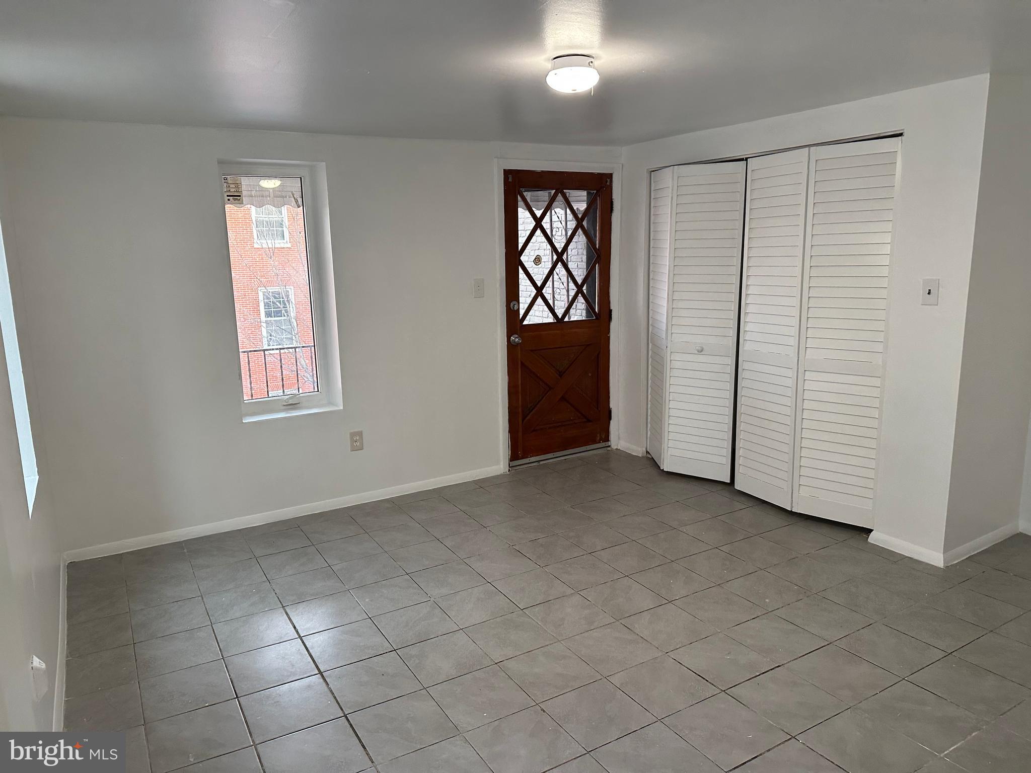 LITTLE ITALY - Residential Lease