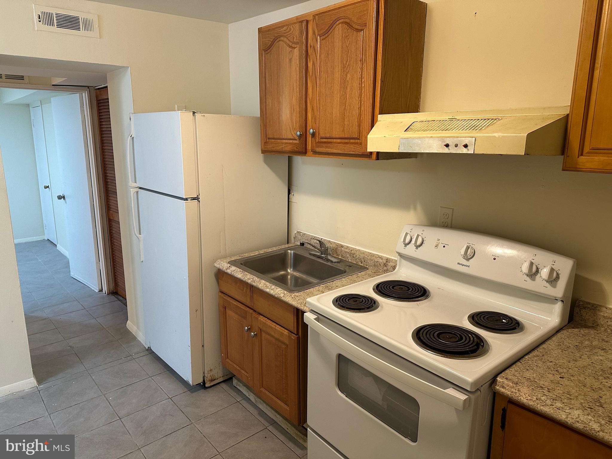 LITTLE ITALY - Residential Lease