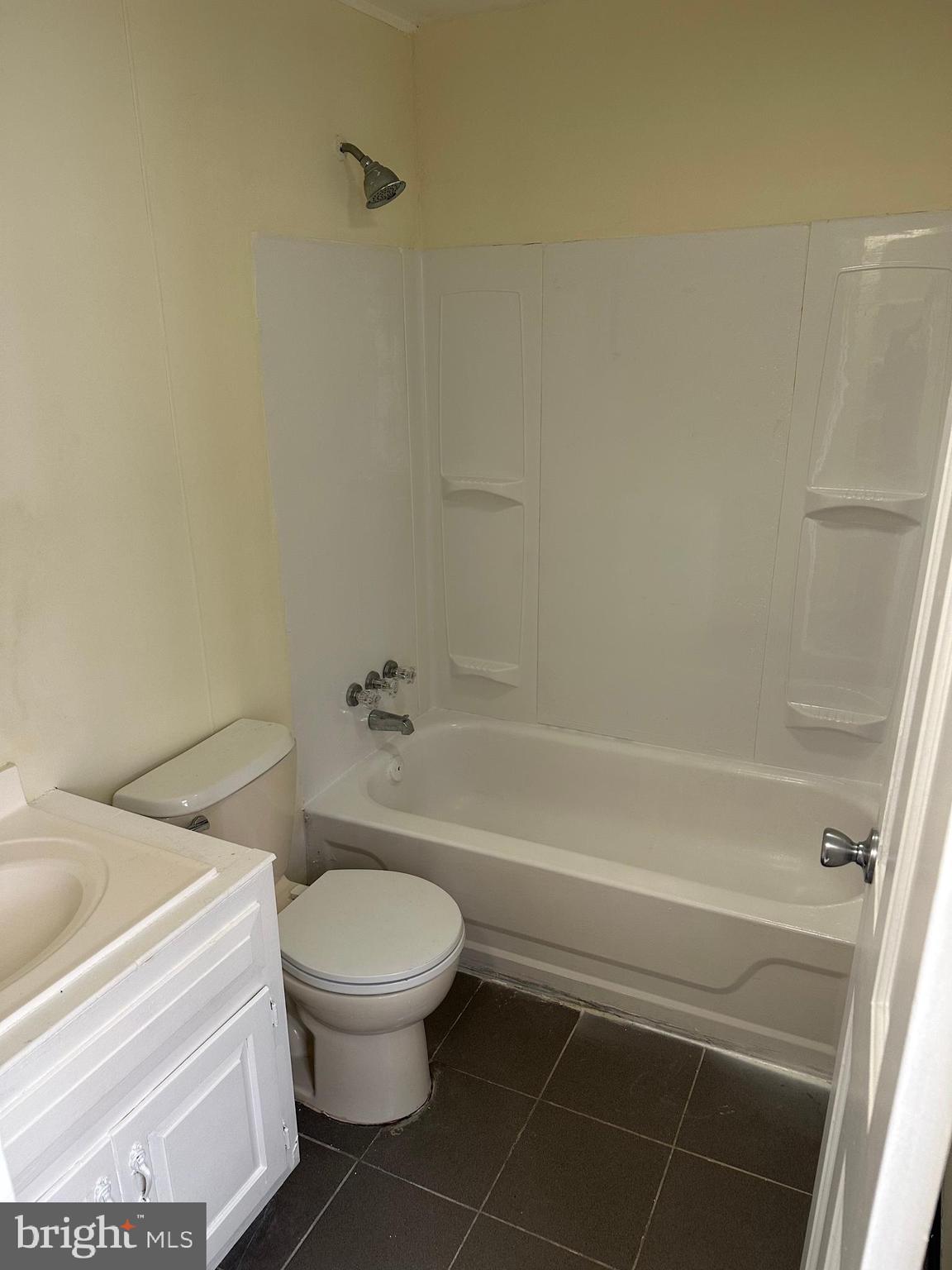 LITTLE ITALY - Residential Lease