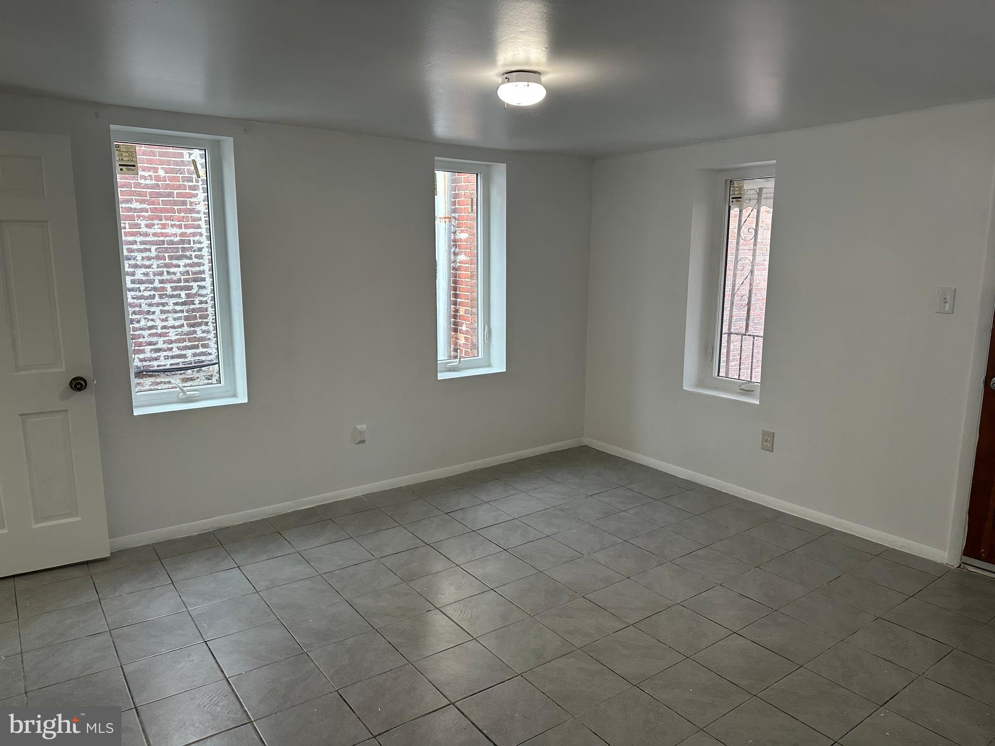 LITTLE ITALY - Residential Lease