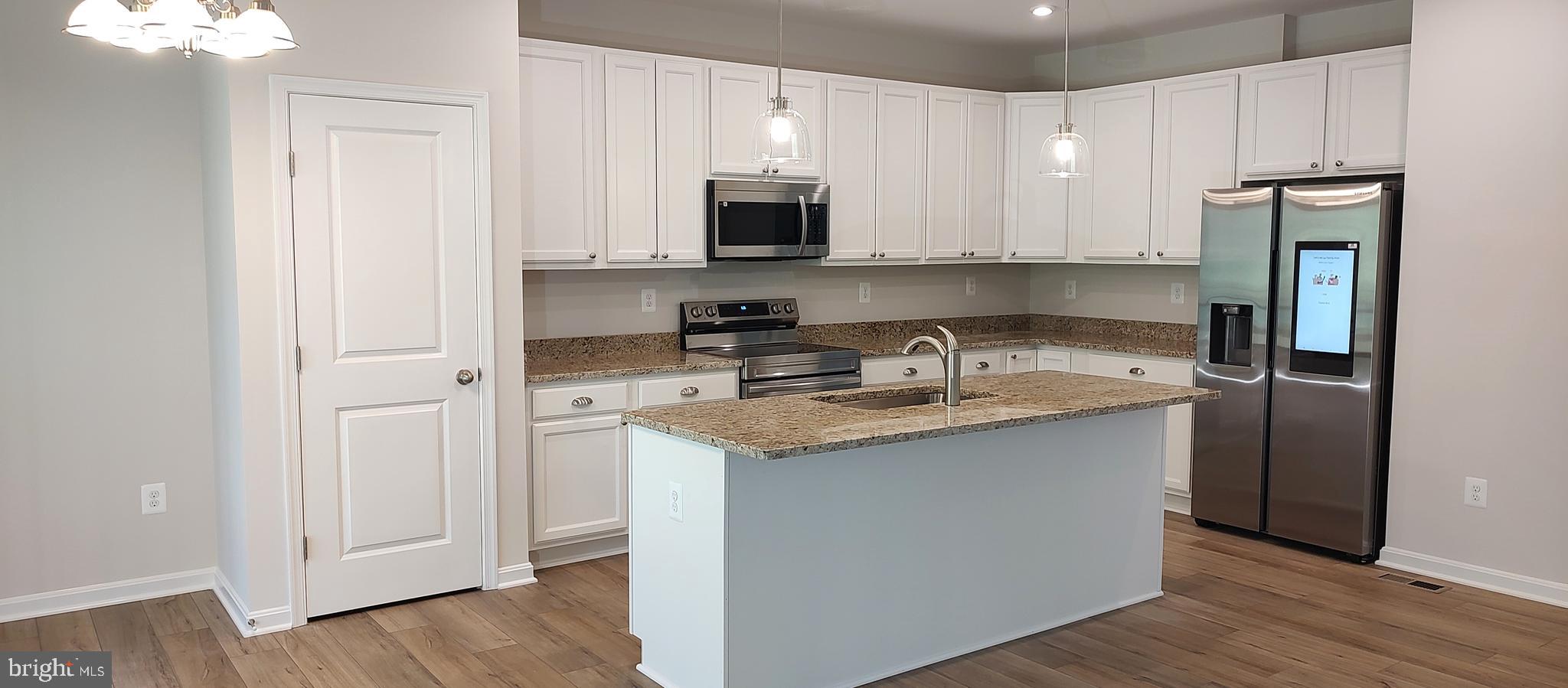 ROMANCOKE ON THE BAY - Residential