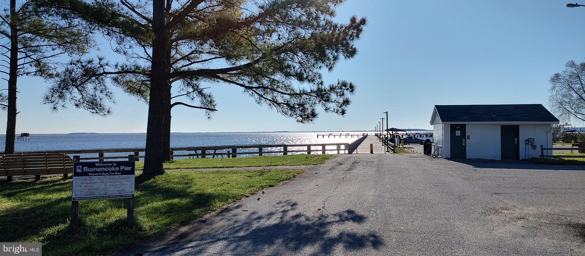 ROMANCOKE ON THE BAY - Residential