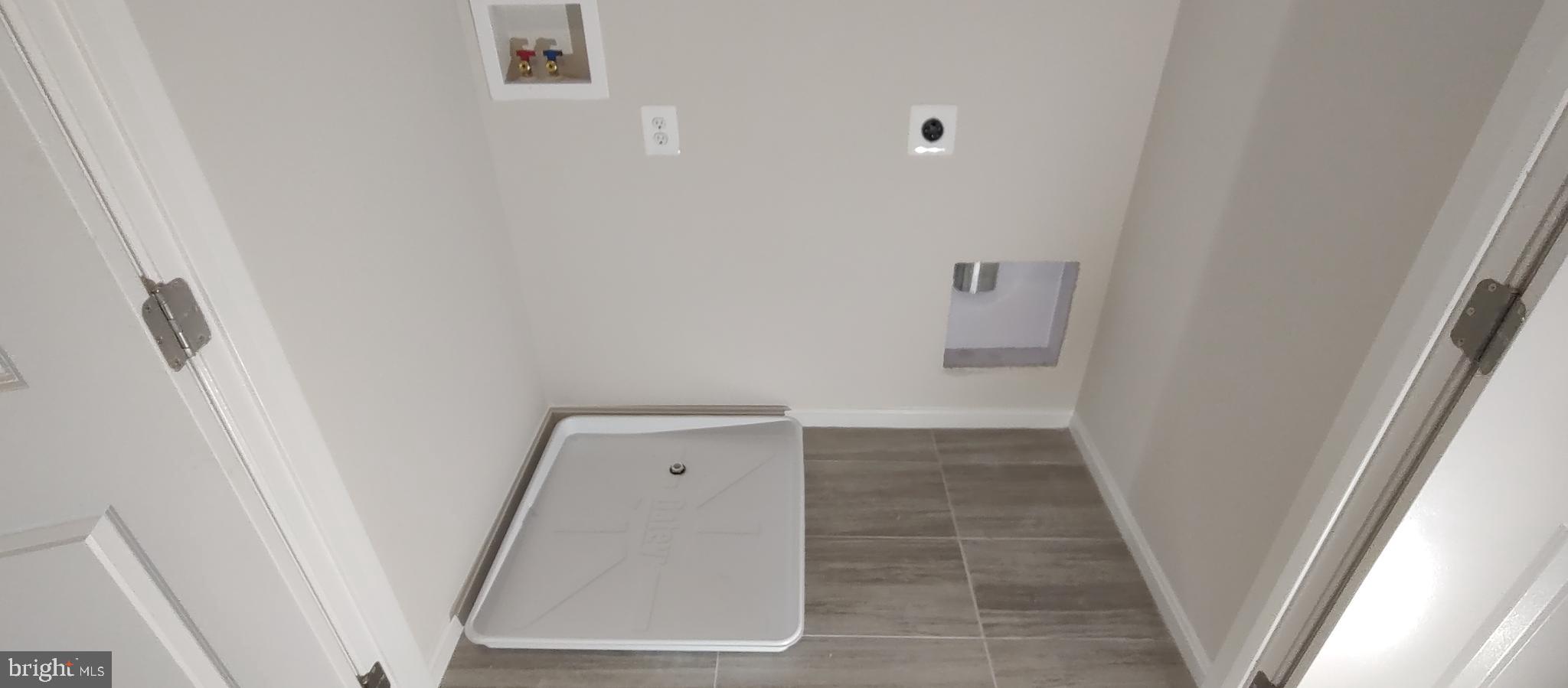 ROMANCOKE ON THE BAY - Residential