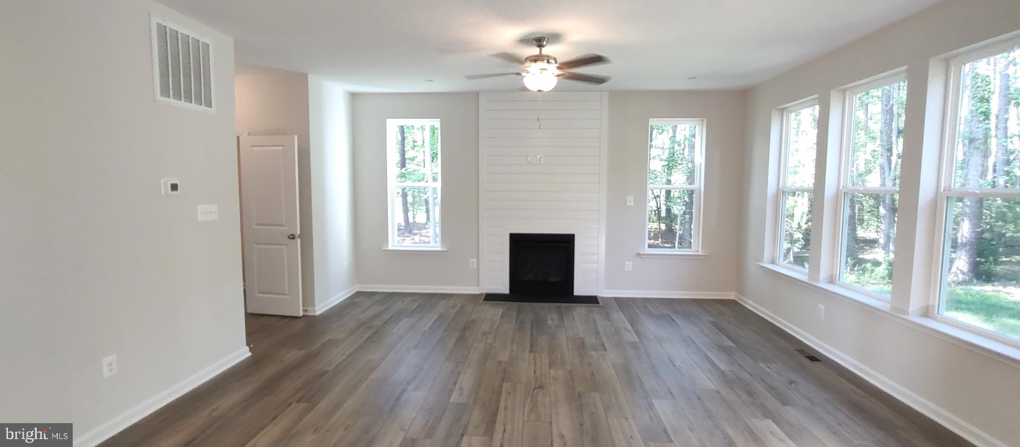 ROMANCOKE ON THE BAY - Residential