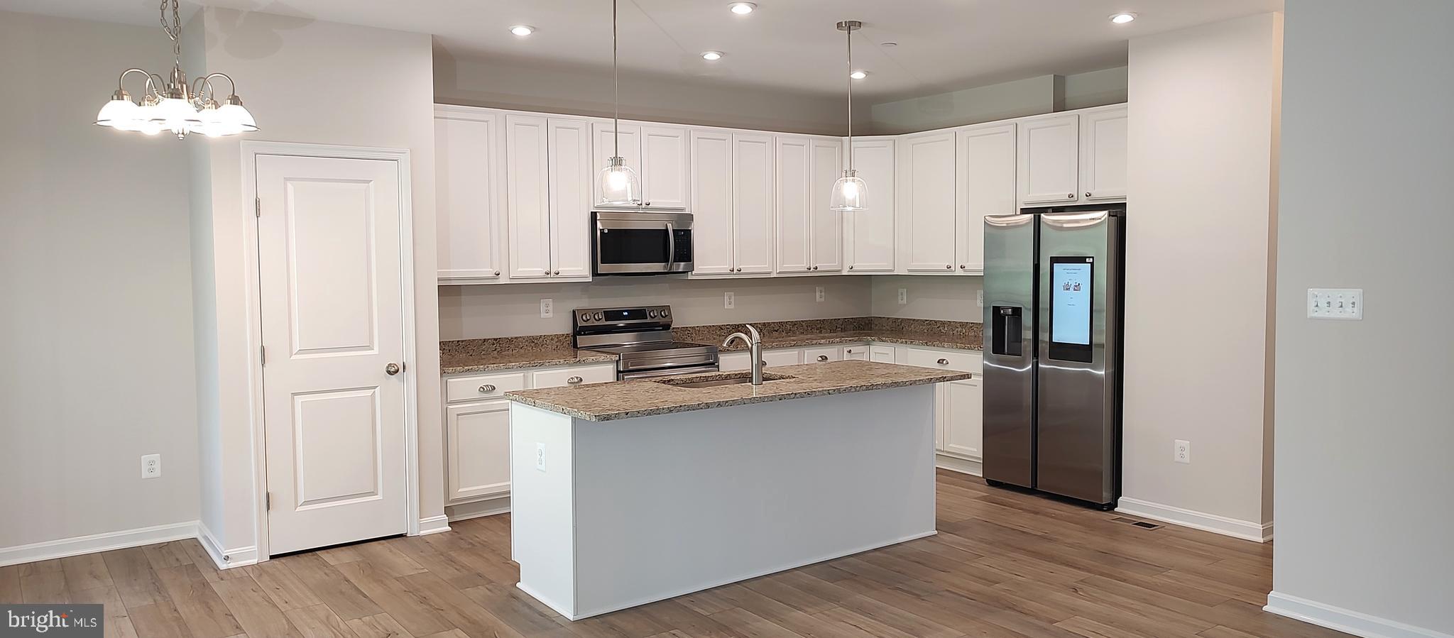 ROMANCOKE ON THE BAY - Residential