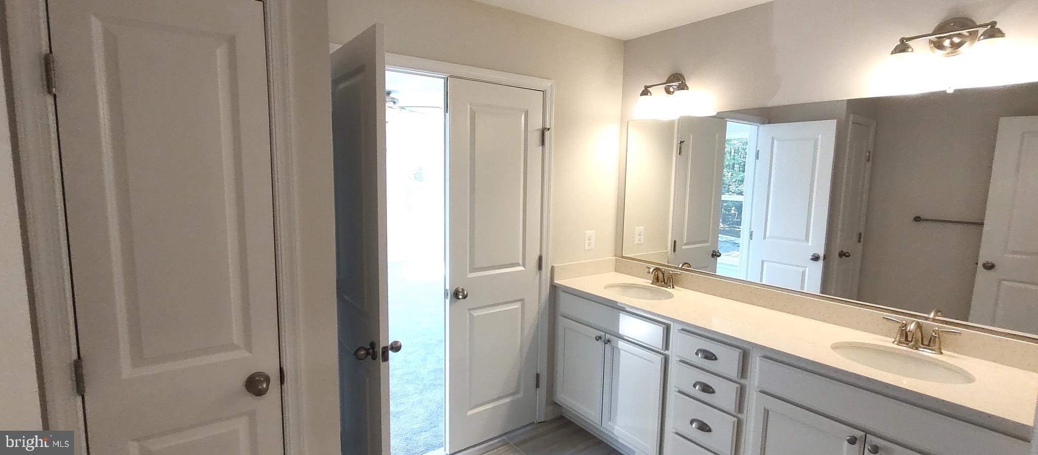 ROMANCOKE ON THE BAY - Residential