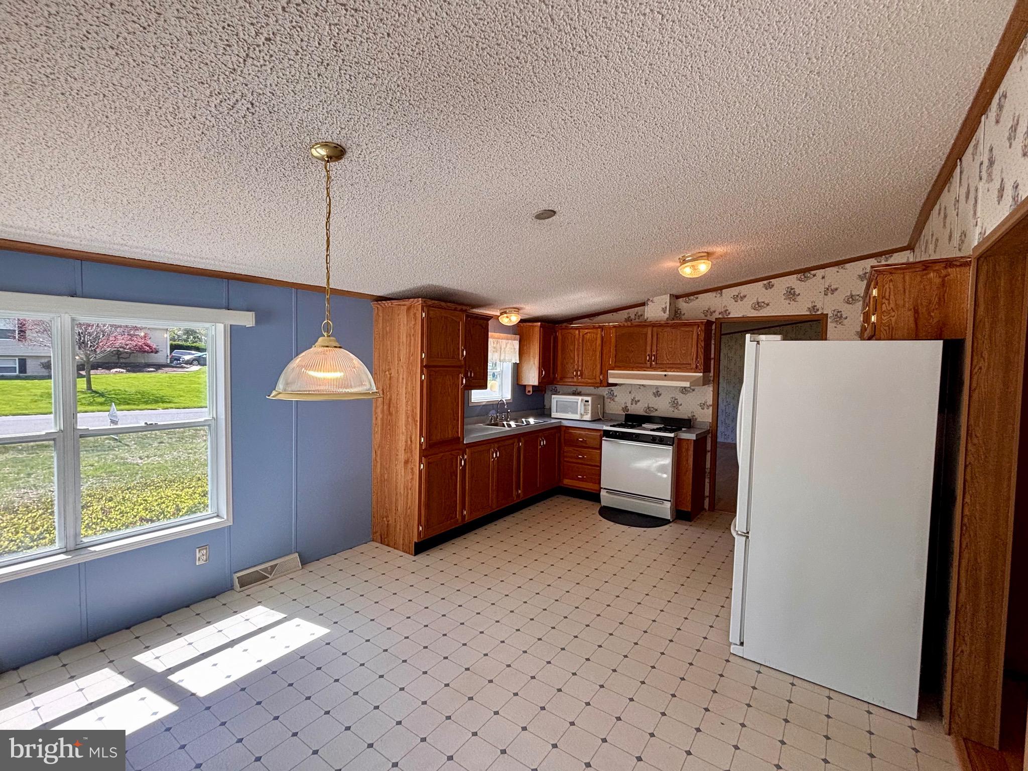 MEADOWS ON CUBBAGE POND - Residential