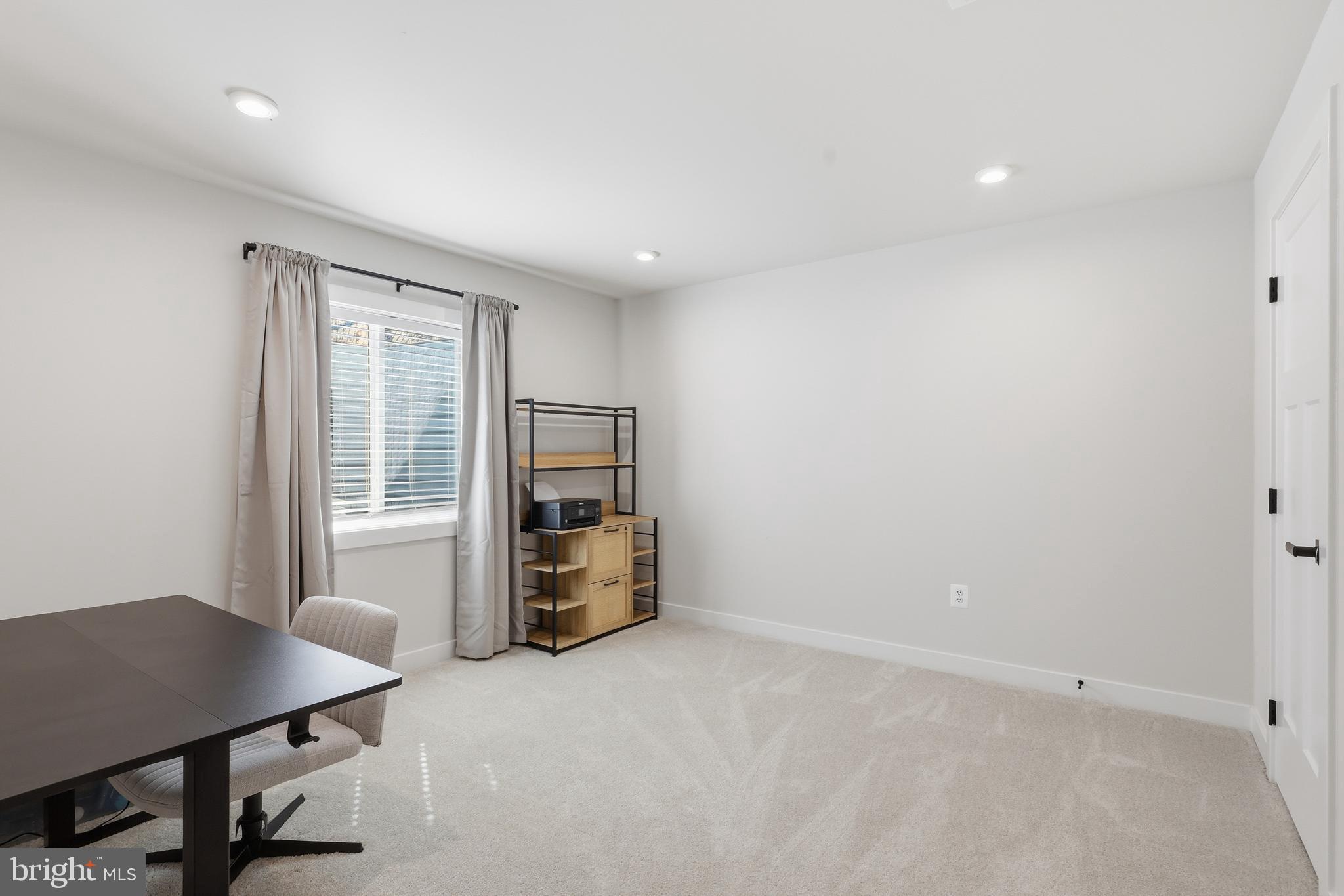 WOODBERRY MANOR - Residential