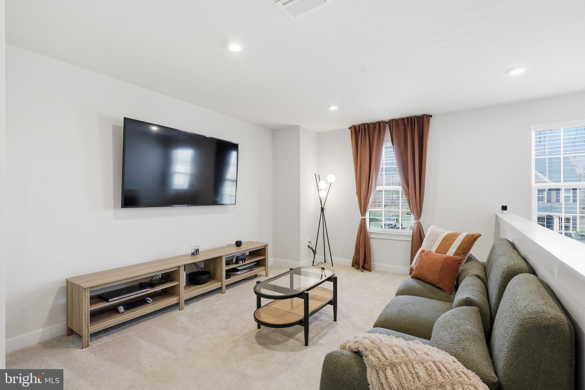 WOODBERRY MANOR - Residential