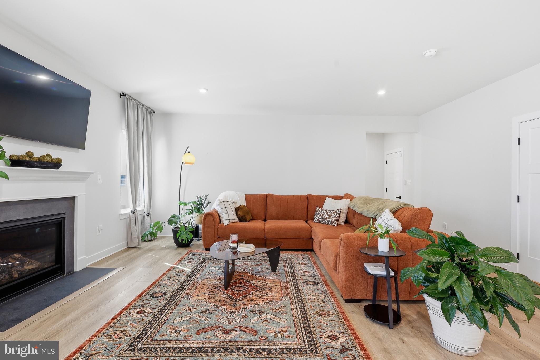 WOODBERRY MANOR - Residential