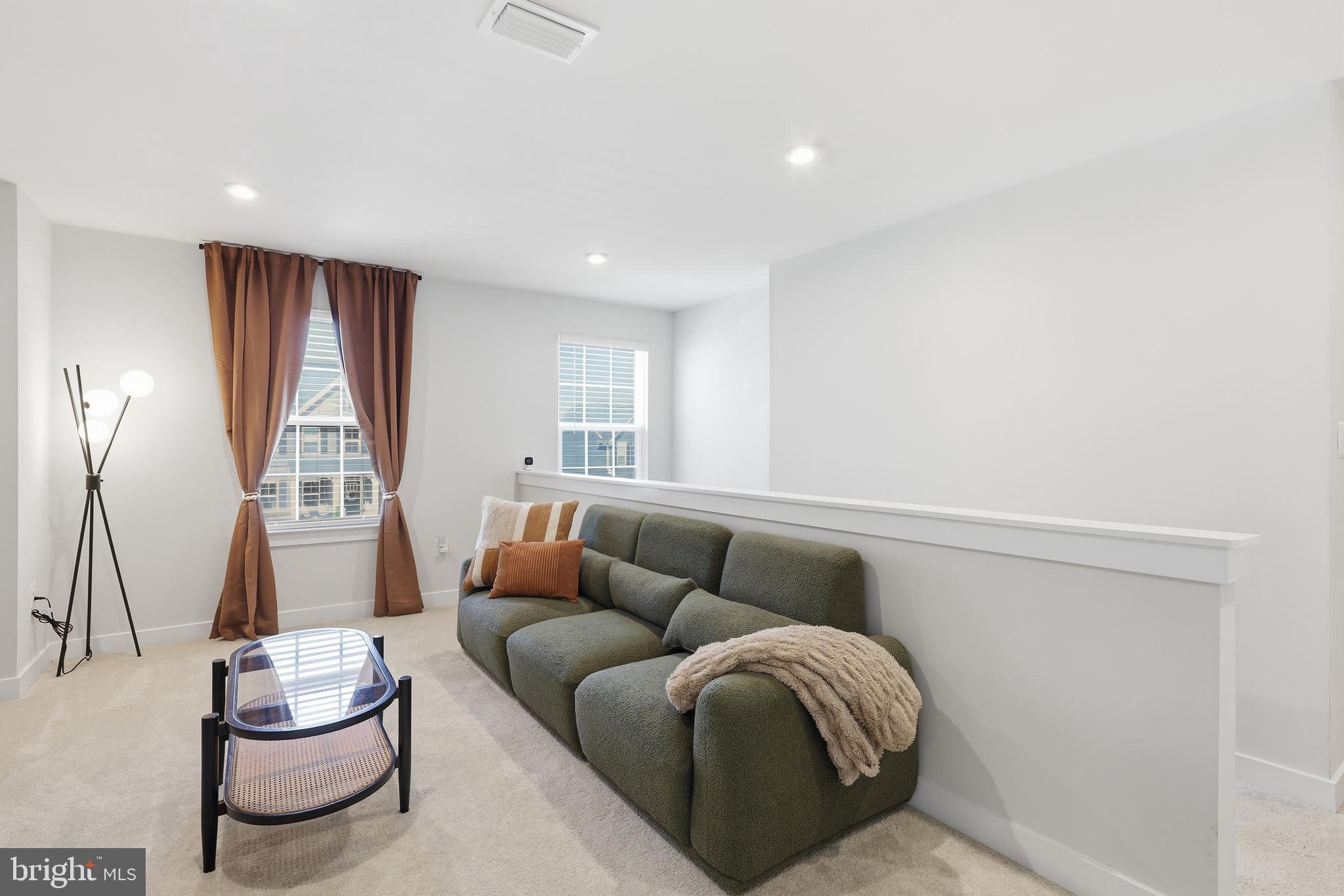 WOODBERRY MANOR - Residential