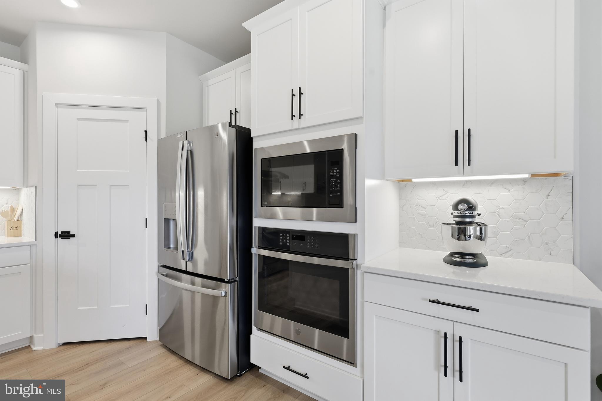 WOODBERRY MANOR - Residential