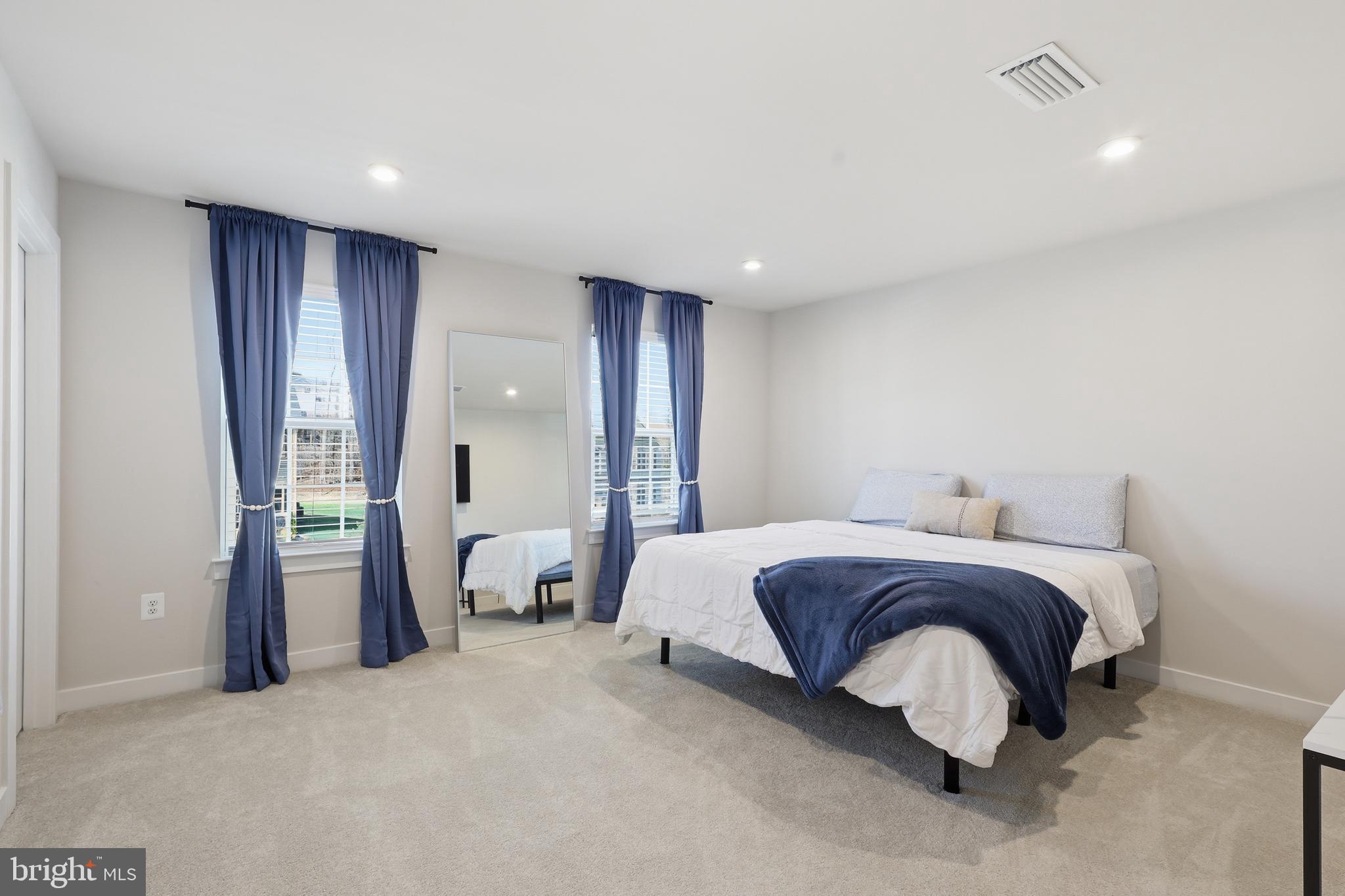 WOODBERRY MANOR - Residential