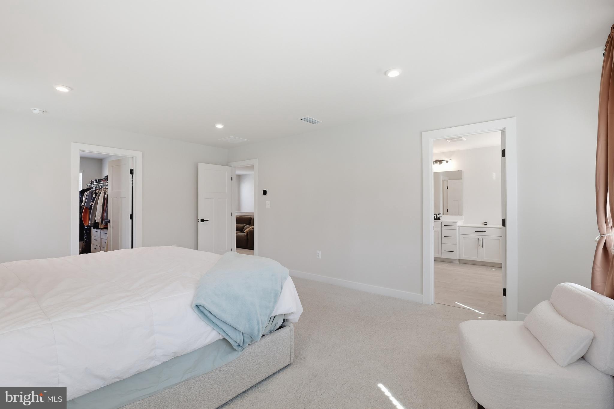 WOODBERRY MANOR - Residential