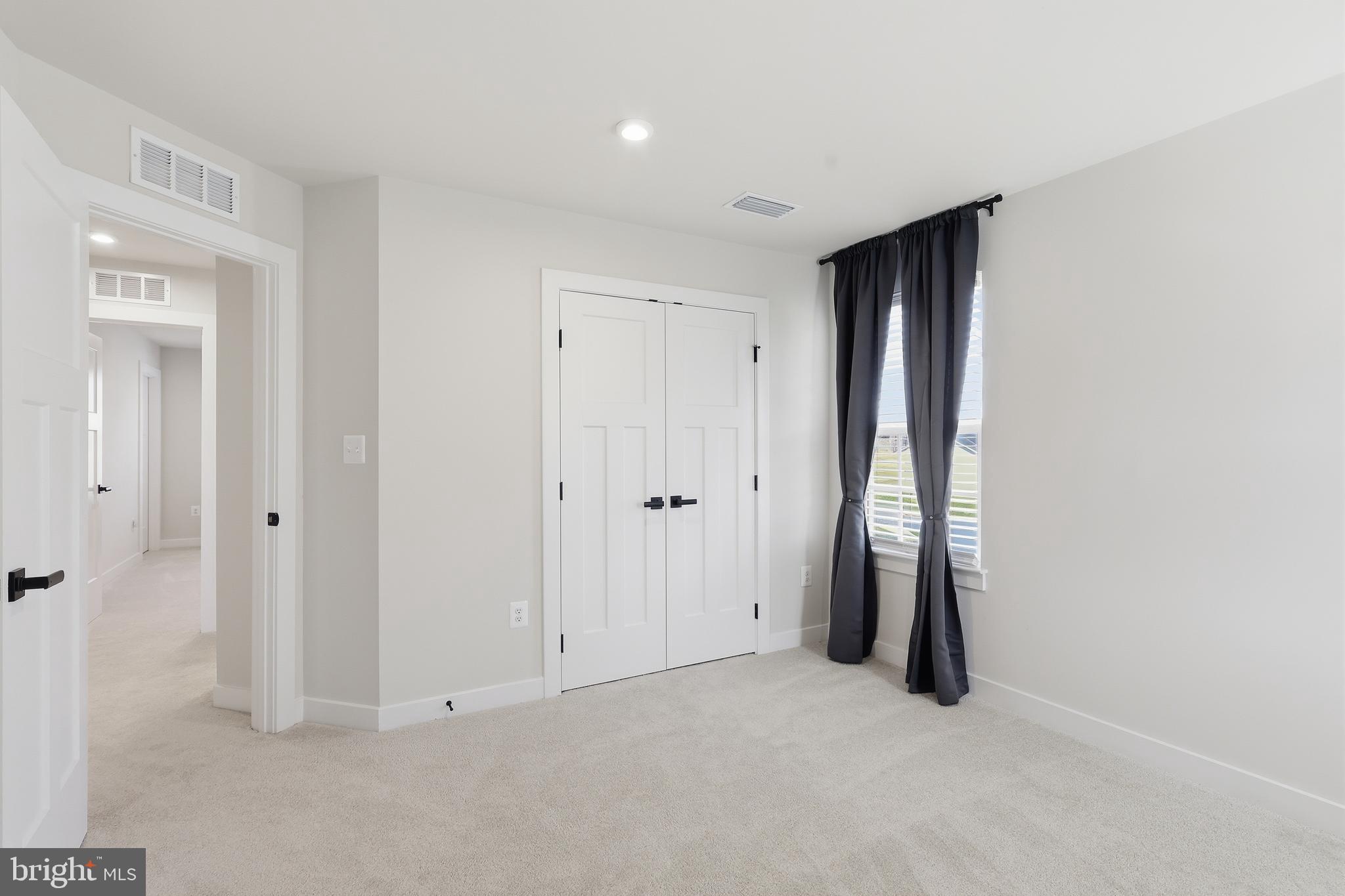 WOODBERRY MANOR - Residential