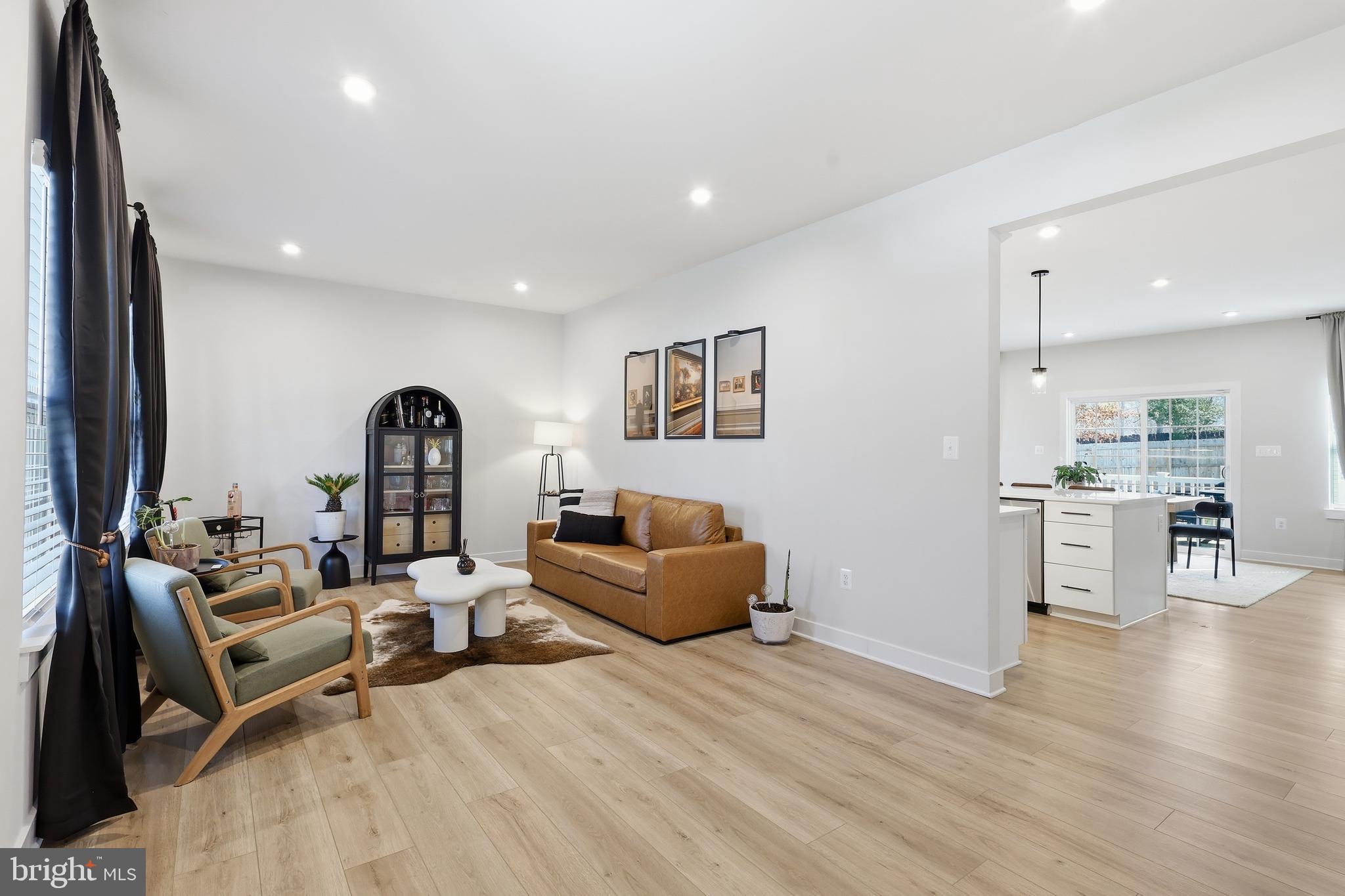 WOODBERRY MANOR - Residential