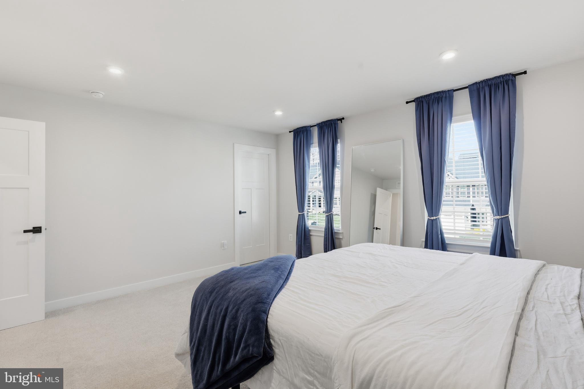 WOODBERRY MANOR - Residential