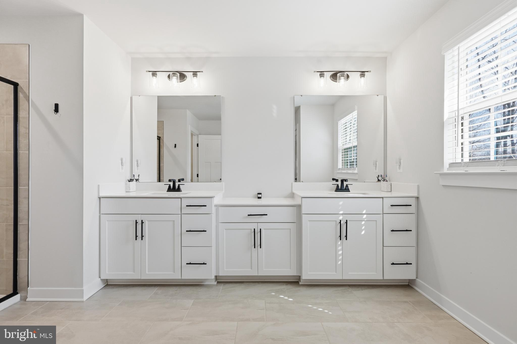 WOODBERRY MANOR - Residential