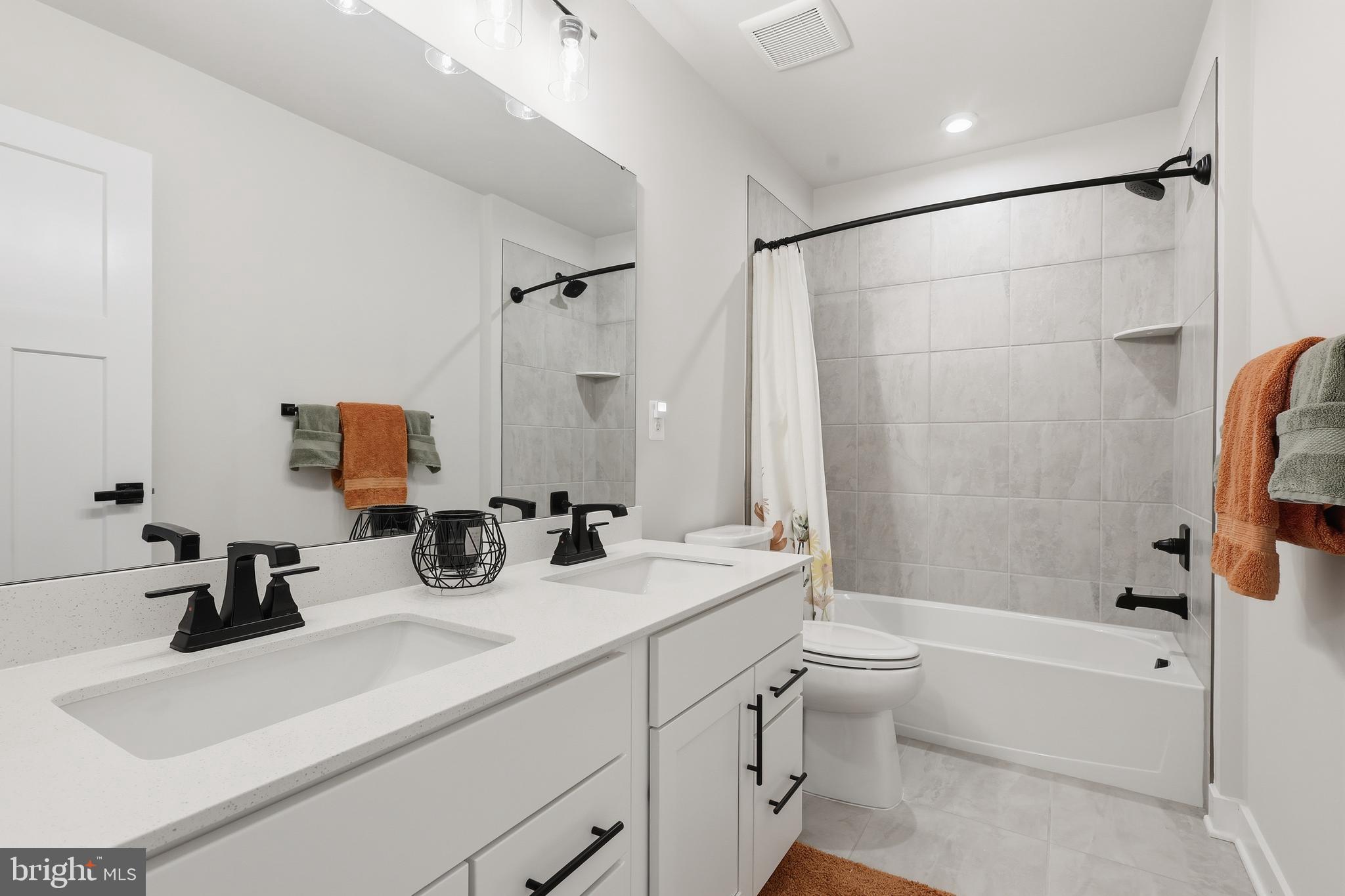 WOODBERRY MANOR - Residential