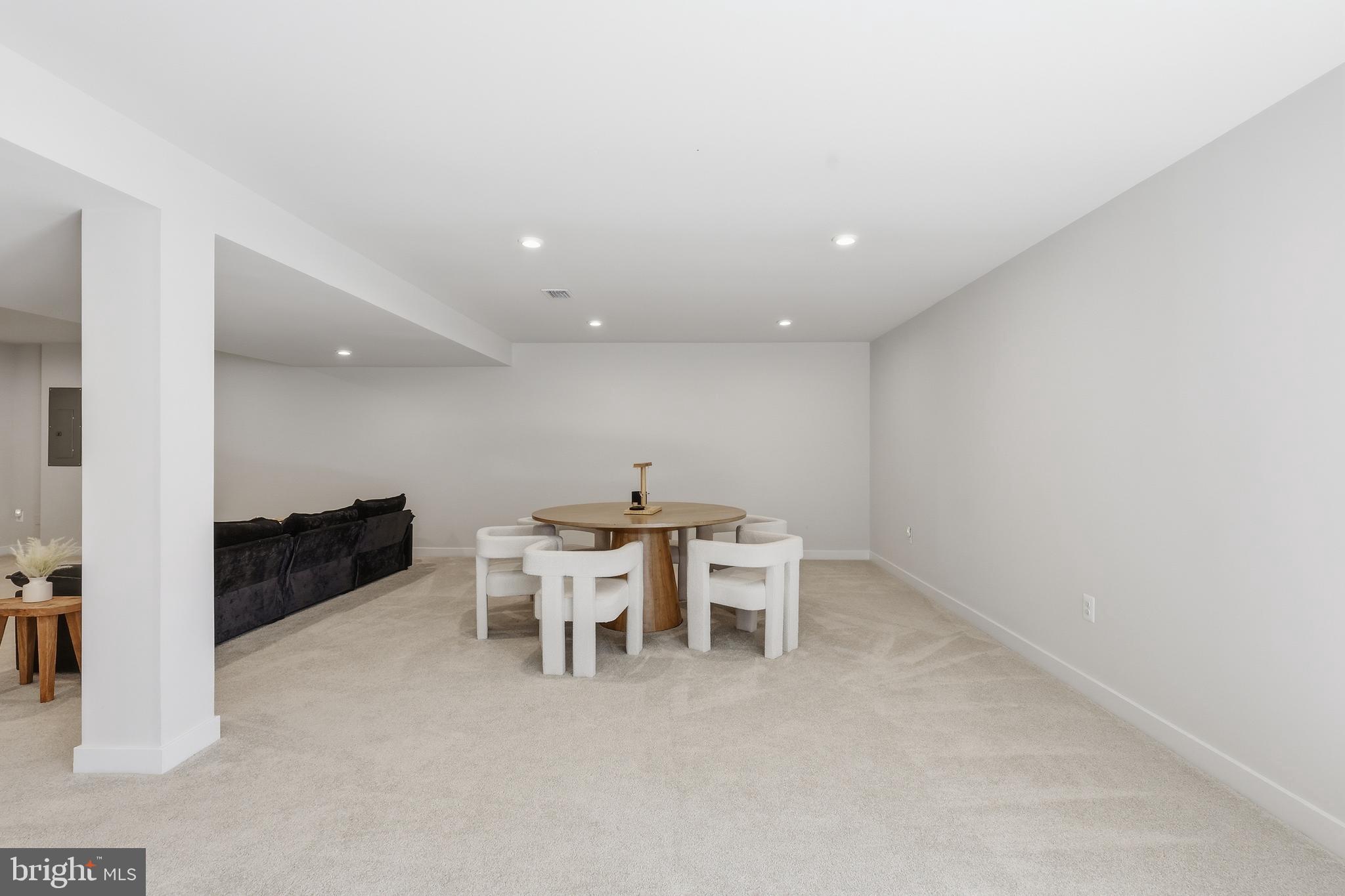 WOODBERRY MANOR - Residential