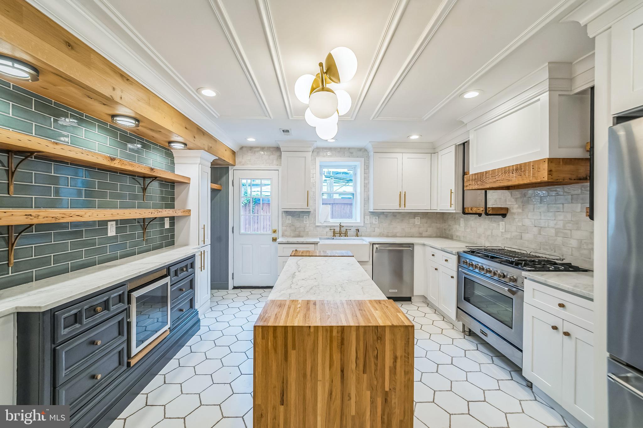 DICKINSON NARROWS - Residential
