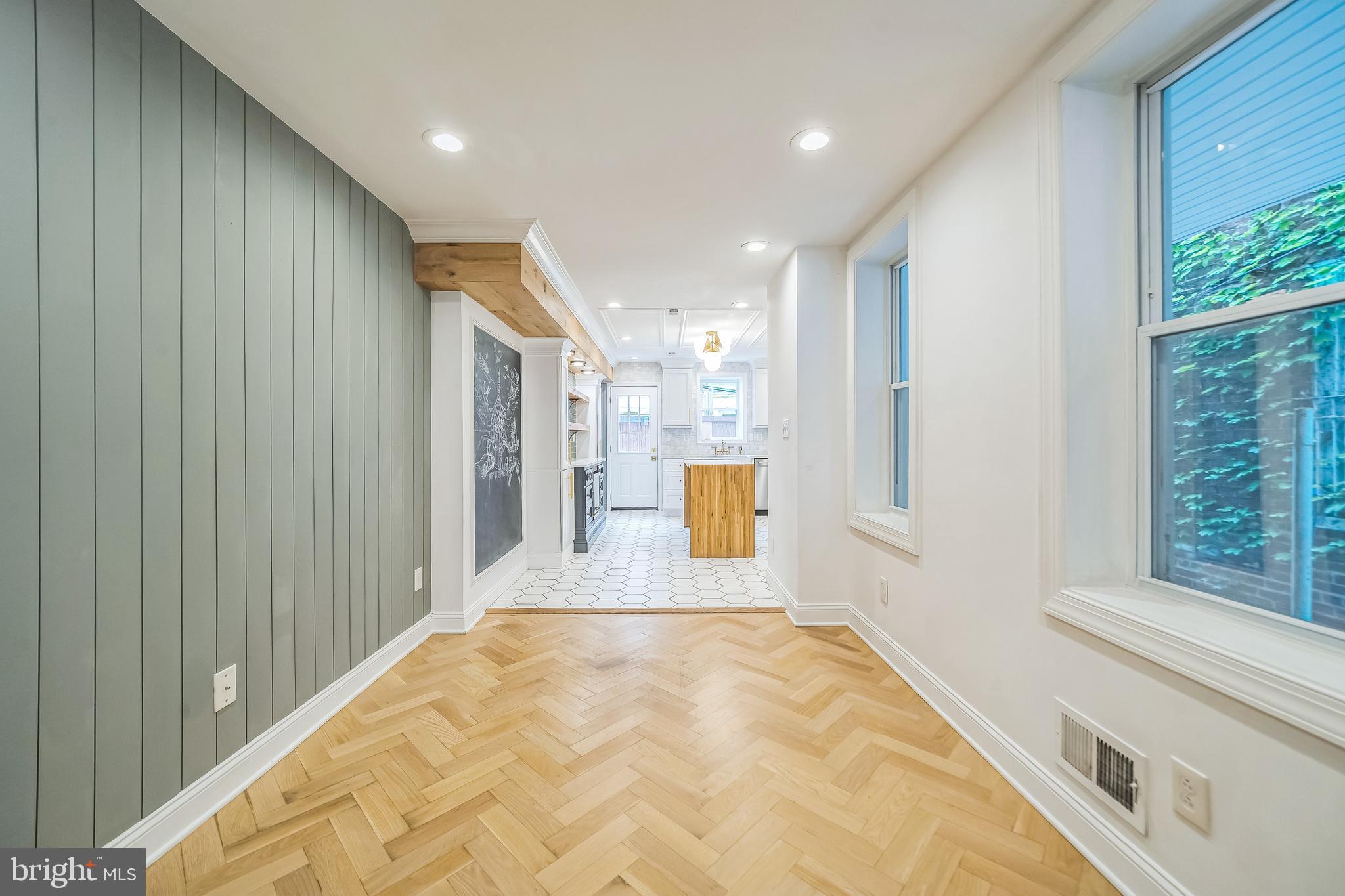 DICKINSON NARROWS - Residential