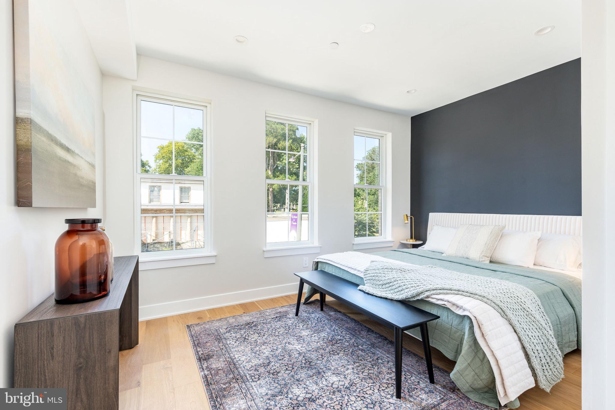 EAST FALLS - Residential