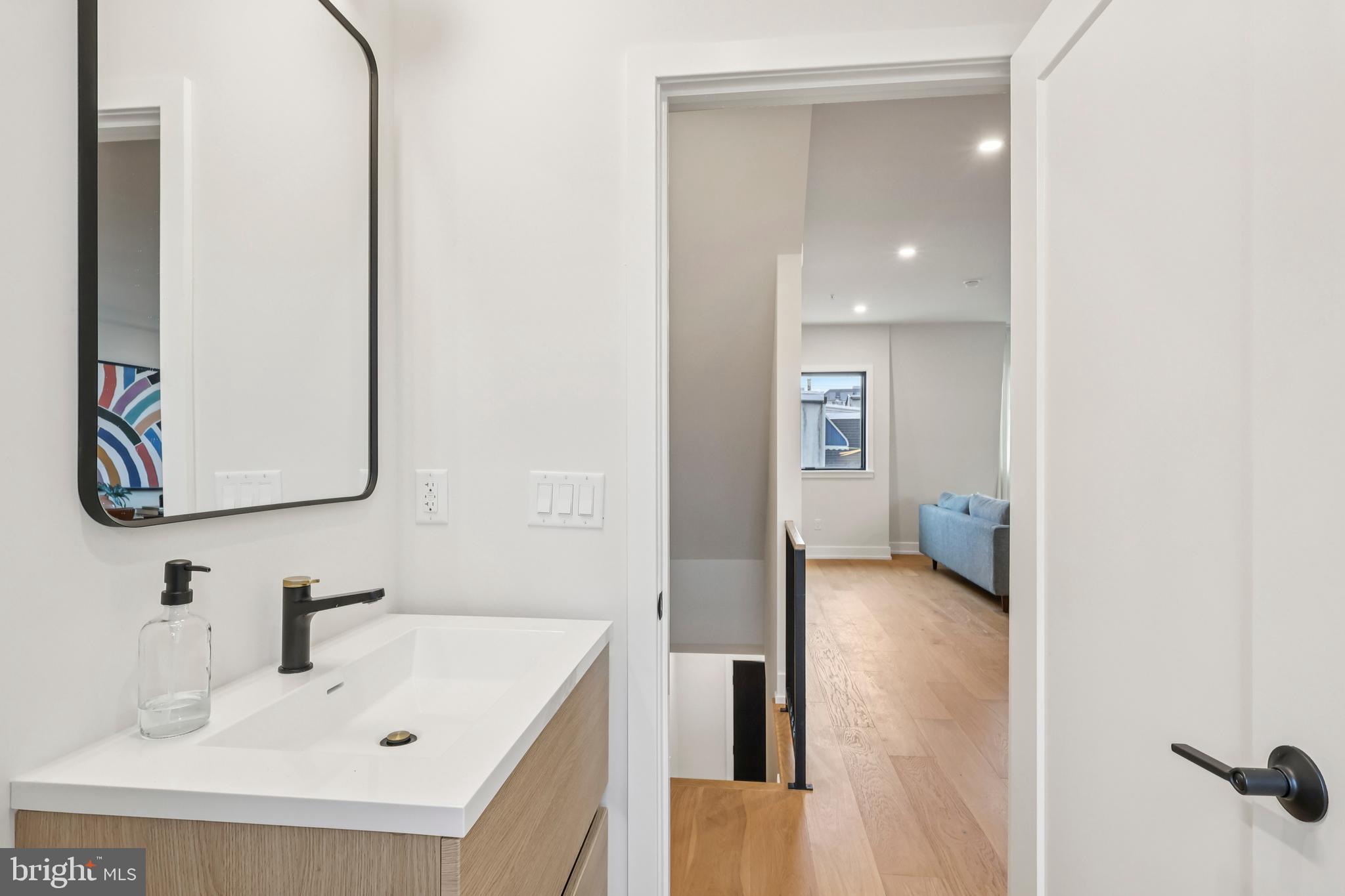 EAST FALLS - Residential