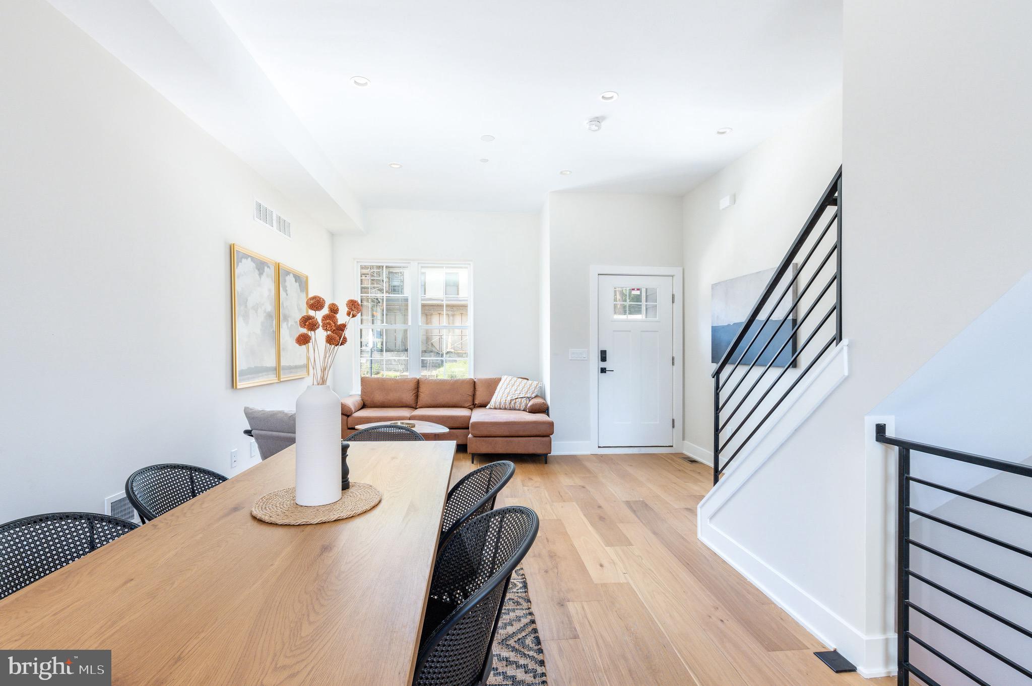 EAST FALLS - Residential