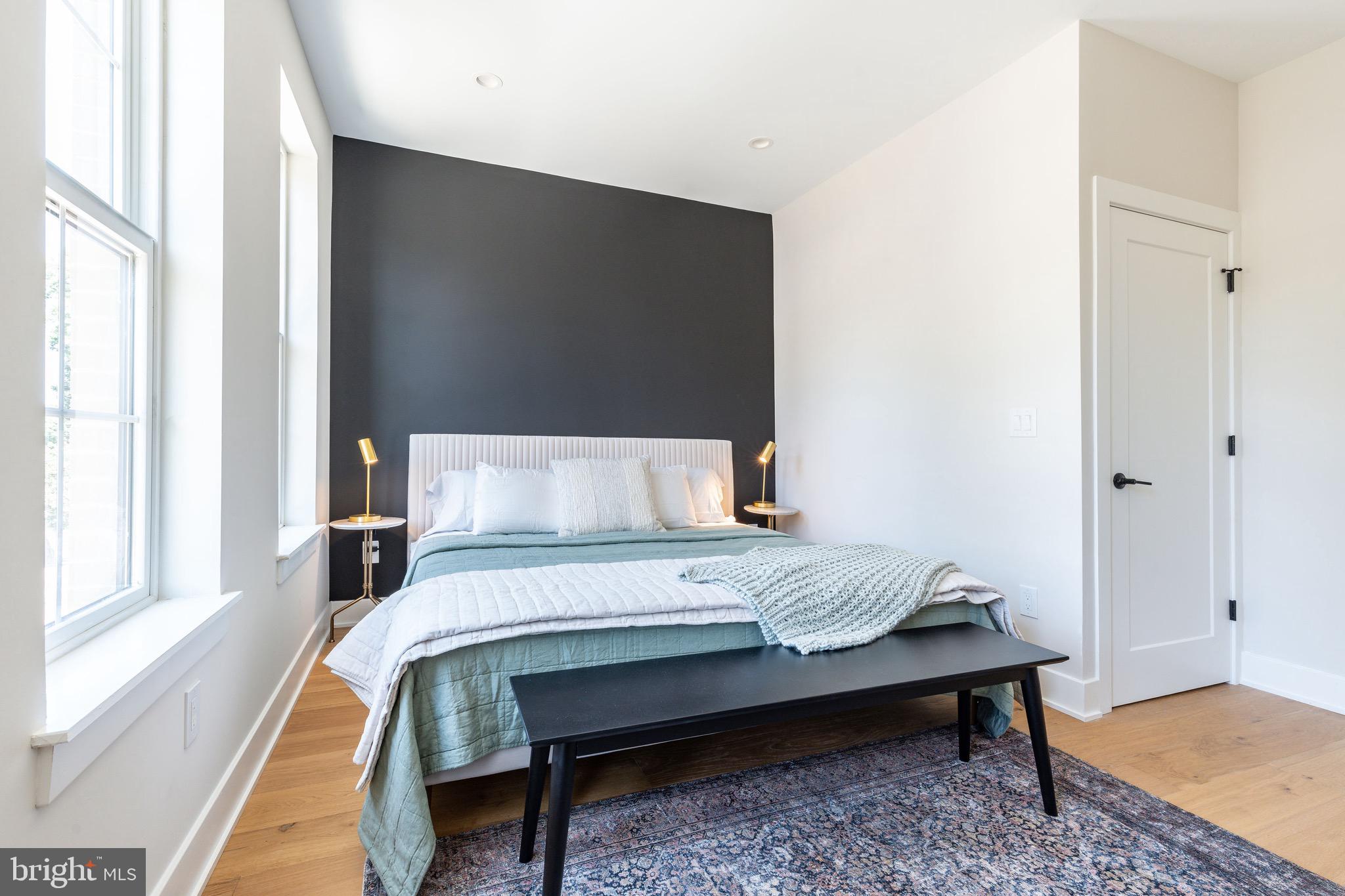 EAST FALLS - Residential