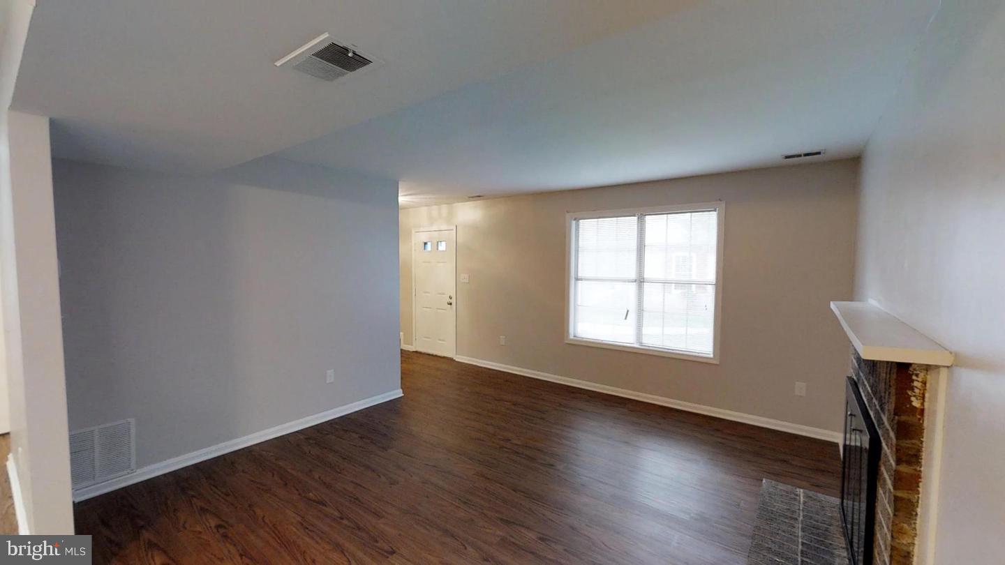 SAINT CHARLES - Residential Lease