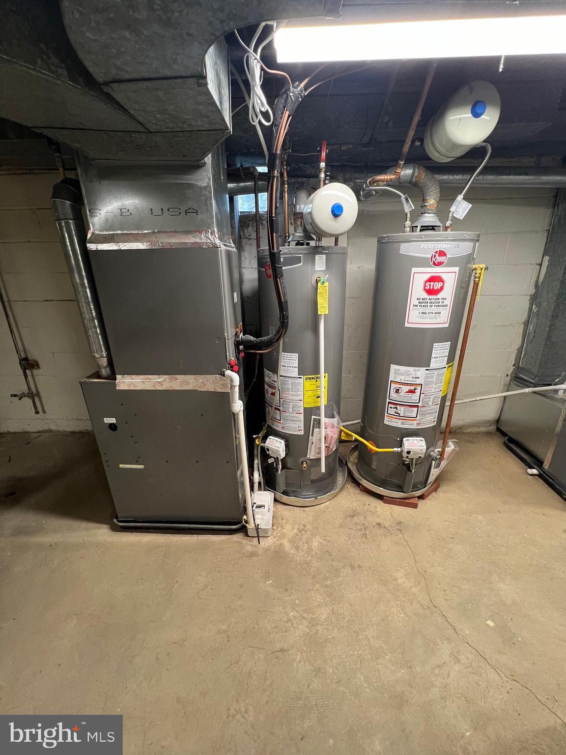 GLEN OAKS - Residential Income