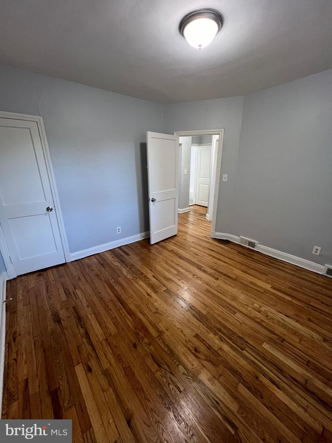 GLEN OAKS - Residential Income