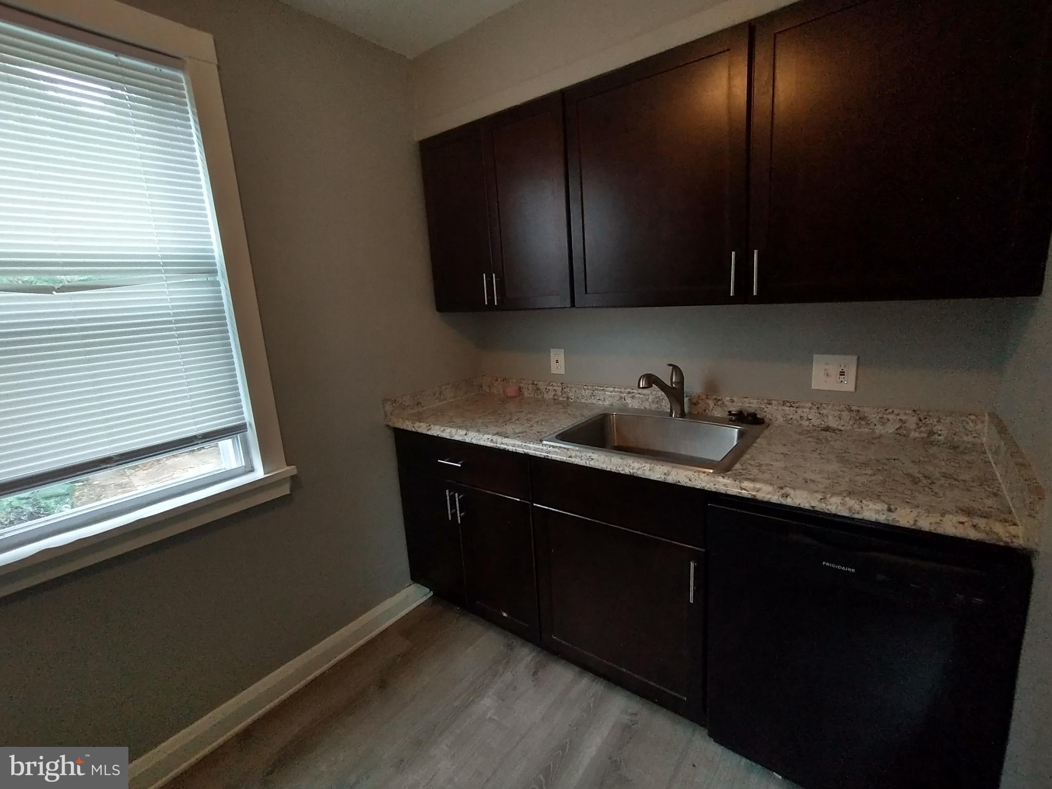 GLEN OAKS - Residential Income