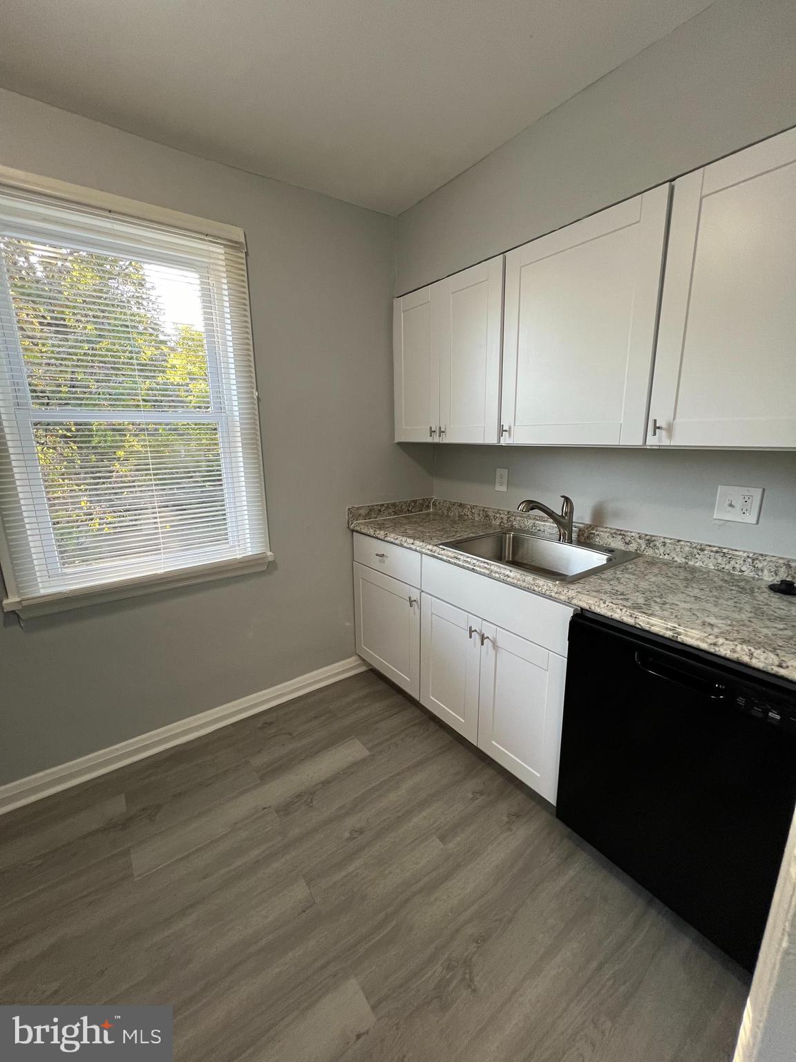 GLEN OAKS - Residential Income